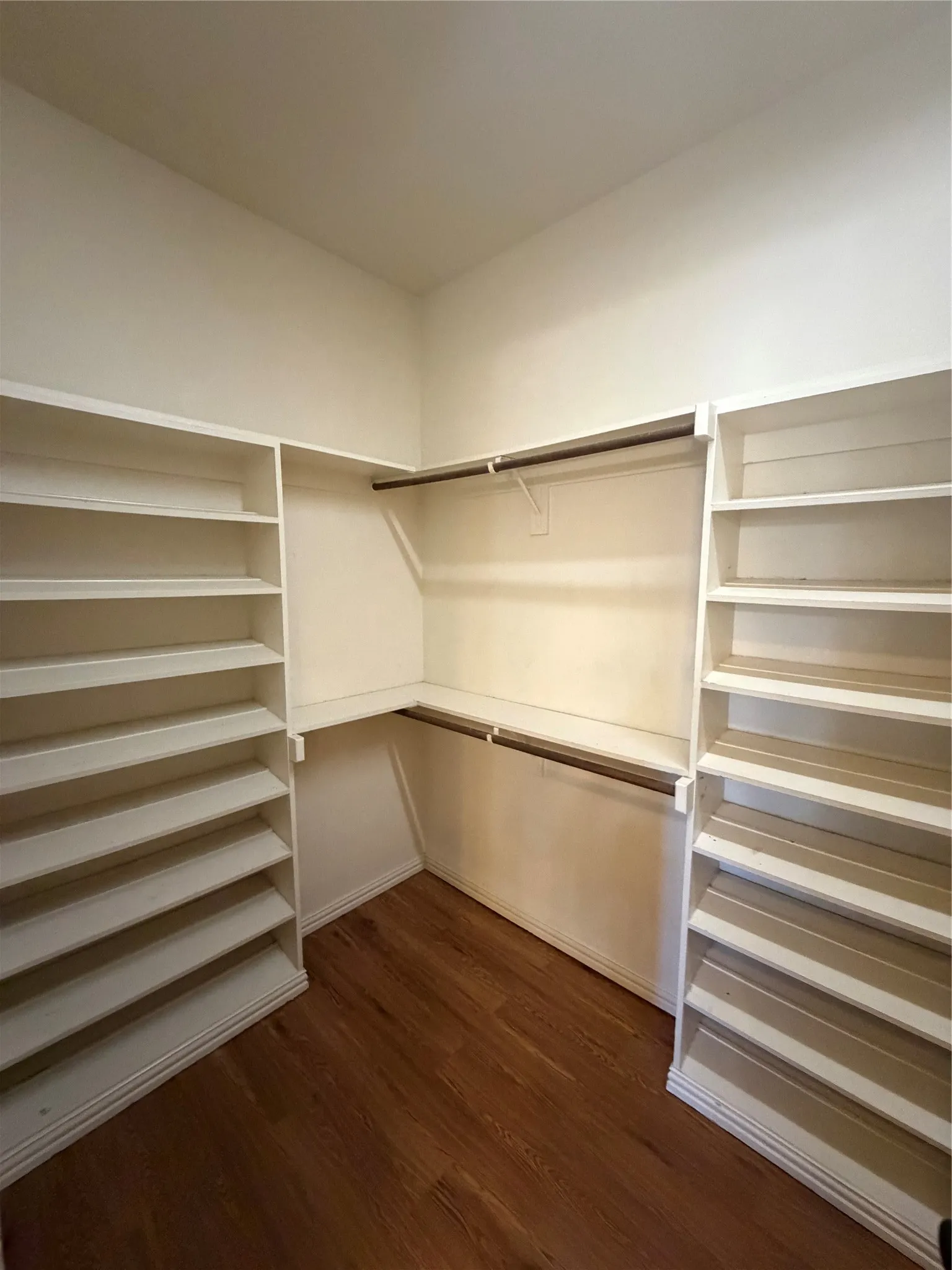 Single Family Residence For Rent in Rockwall County , 809 S Alamo Road, Rockwall, Texas 75087, 3 Bedroom, 3 Bathroom, 2 Garage spaces, 2,045 Sqft, built in 2007, mls#21278920, Real Estate Agent in Rockwall, Homes For Rent in Rockwall county, Homes For Rent in Rockwall, Realtor in Rockwall Texas, Real Estate Brokerage Independent Realty Texas, Luminita Cordes Realtor