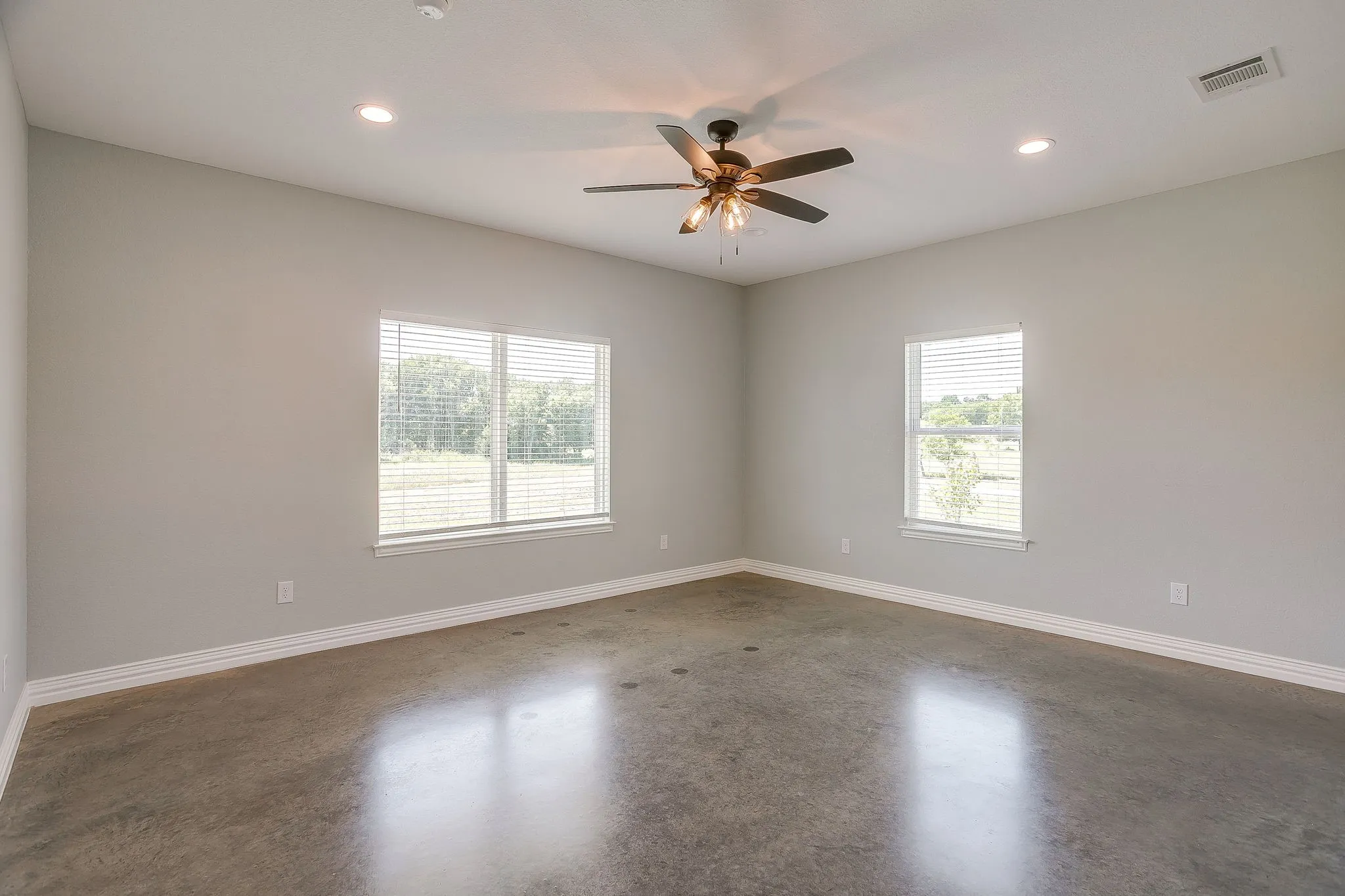 Single Family Residence For Sale in Johnson County , 13901 County Road 102, Grandview, Texas 76050, 3 Bedroom, 2 Bathroom, Garage spaces, 2,266 Sqft, built in 2023, mls#21278231, Real Estate Agent in Grandview, Homes For Sale in Johnson county, Homes For Sale in Grandview, Realtor in Grandview Texas, Real Estate Brokerage Independent Realty Texas, Luminita Cordes Realtor