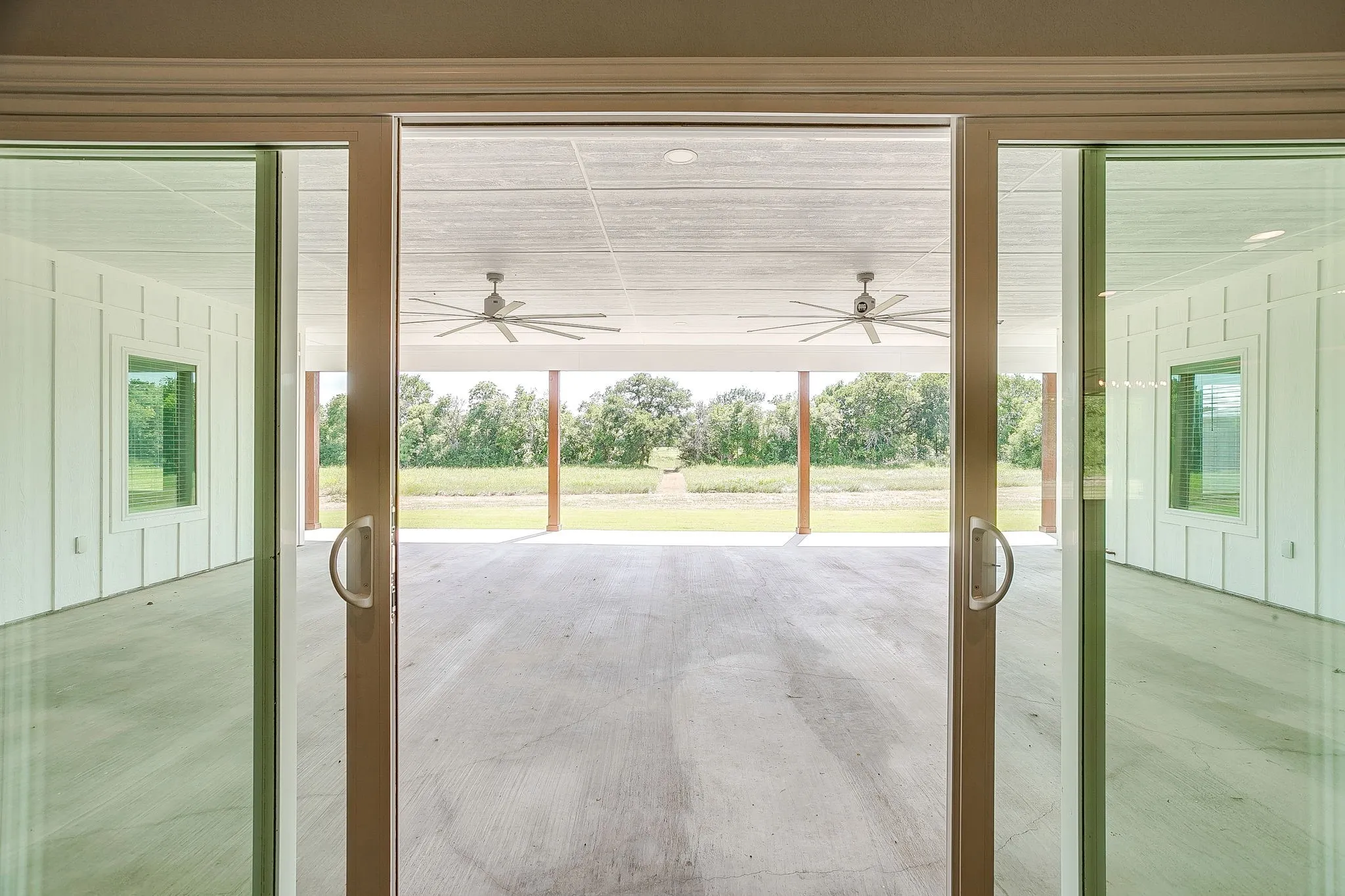 Single Family Residence For Sale in Johnson County , 13901 County Road 102, Grandview, Texas 76050, 3 Bedroom, 2 Bathroom, Garage spaces, 2,266 Sqft, built in 2023, mls#21278231, Real Estate Agent in Grandview, Homes For Sale in Johnson county, Homes For Sale in Grandview, Realtor in Grandview Texas, Real Estate Brokerage Independent Realty Texas, Luminita Cordes Realtor