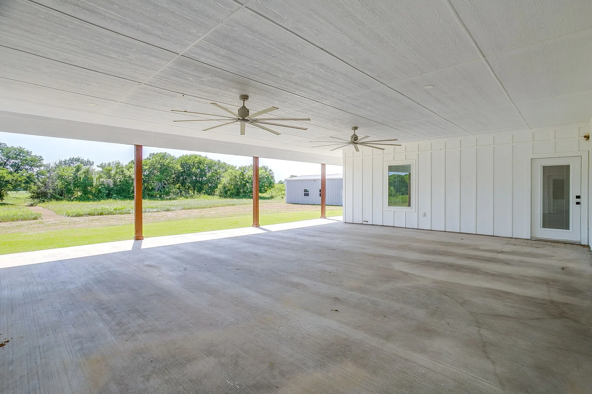 Single Family Residence For Sale in Johnson County , 13901 County Road 102, Grandview, Texas 76050, 3 Bedroom, 2 Bathroom, Garage spaces, 2,266 Sqft, built in 2023, mls#21278231, Real Estate Agent in Grandview, Homes For Sale in Johnson county, Homes For Sale in Grandview, Realtor in Grandview Texas, Real Estate Brokerage Independent Realty Texas, Luminita Cordes Realtor