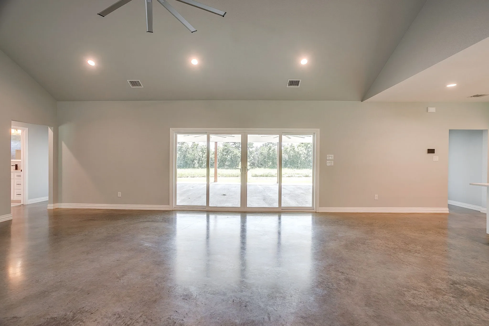 Single Family Residence For Sale in Johnson County , 13901 County Road 102, Grandview, Texas 76050, 3 Bedroom, 2 Bathroom, Garage spaces, 2,266 Sqft, built in 2023, mls#21278231, Real Estate Agent in Grandview, Homes For Sale in Johnson county, Homes For Sale in Grandview, Realtor in Grandview Texas, Real Estate Brokerage Independent Realty Texas, Luminita Cordes Realtor
