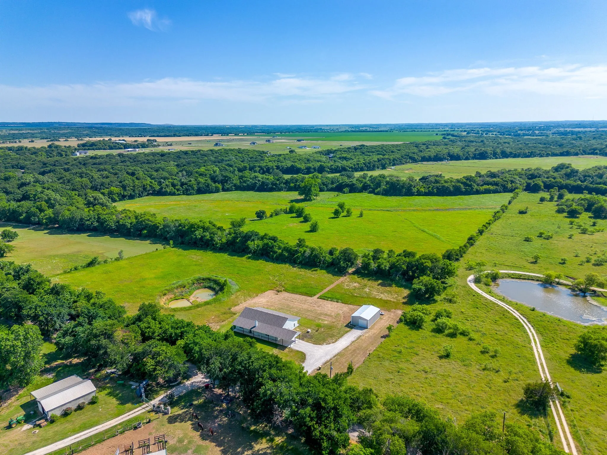 Single Family Residence For Sale in Johnson County , 13901 County Road 102, Grandview, Texas 76050, 3 Bedroom, 2 Bathroom, Garage spaces, 2,266 Sqft, built in 2023, mls#21278231, Real Estate Agent in Grandview, Homes For Sale in Johnson county, Homes For Sale in Grandview, Realtor in Grandview Texas, Real Estate Brokerage Independent Realty Texas, Luminita Cordes Realtor