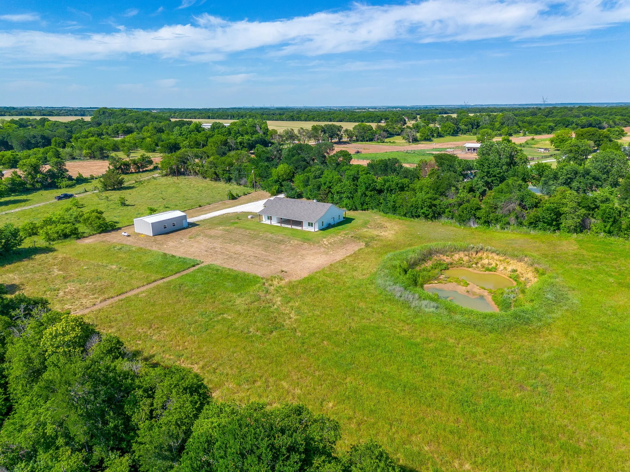 Single Family Residence For Sale in Johnson County , 13901 County Road 102, Grandview, Texas 76050, 3 Bedroom, 2 Bathroom, Garage spaces, 2,266 Sqft, built in 2023, mls#21278231, Real Estate Agent in Grandview, Homes For Sale in Johnson county, Homes For Sale in Grandview, Realtor in Grandview Texas, Real Estate Brokerage Independent Realty Texas, Luminita Cordes Realtor