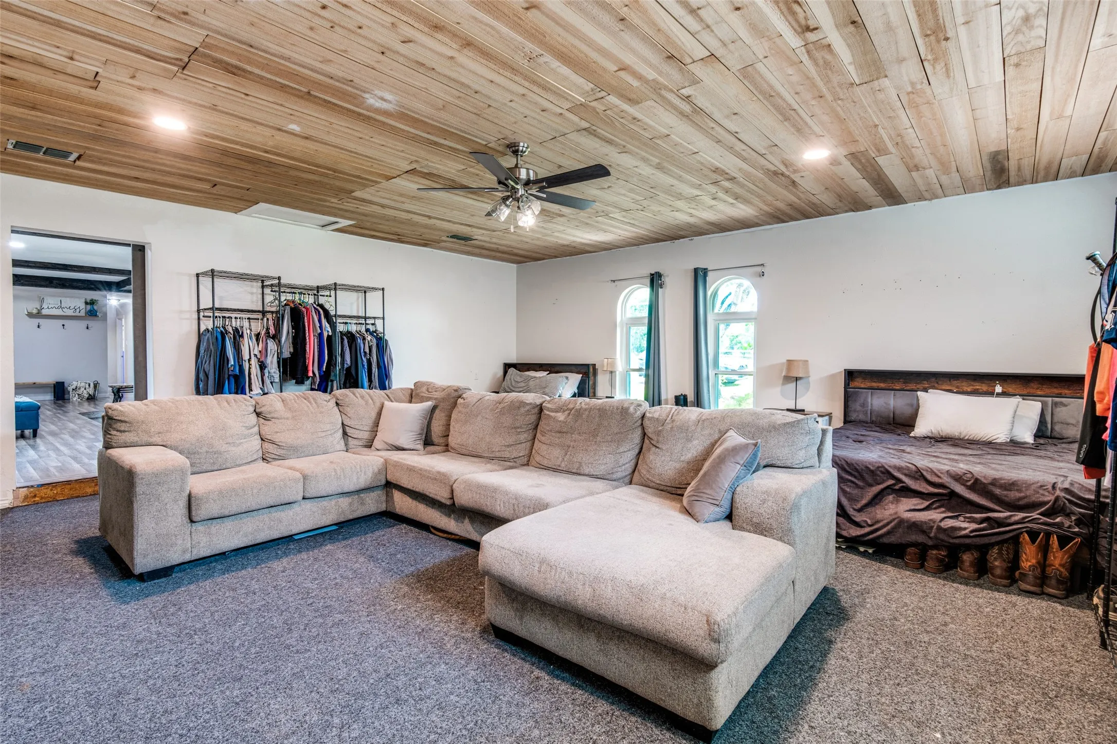 Single Family Residence For Sale in Van Zandt County , 18919 State Highway 64, Canton, Texas 75103, 4 Bedroom, 5 Bathroom, Garage spaces, 4,216 Sqft, built in 1990, mls#21276048, Real Estate Agent in Canton, Homes For Sale in Van Zandt county, Homes For Sale in Canton, Realtor in Canton Texas, Real Estate Brokerage Independent Realty Texas, Luminita Cordes Realtor