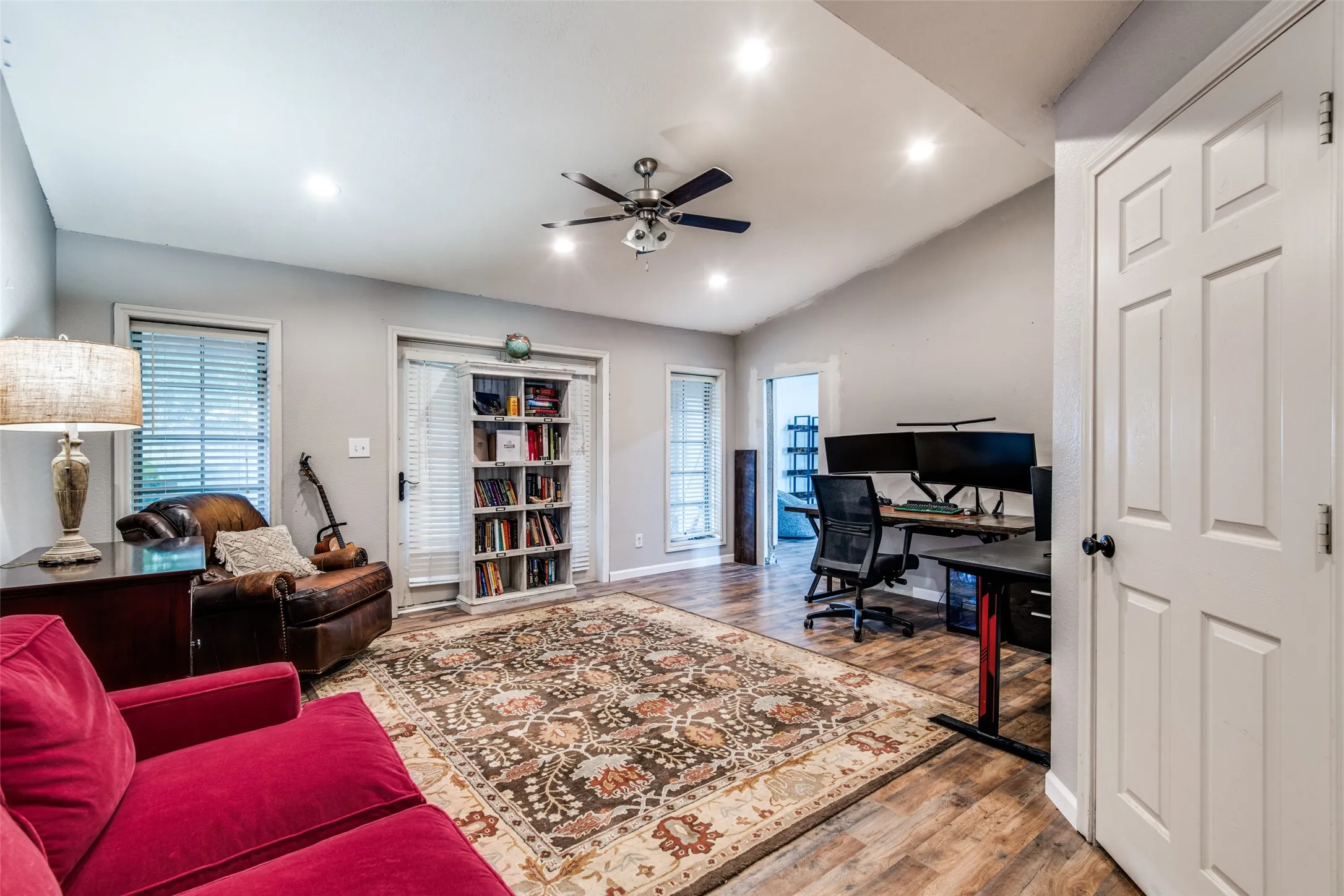 Single Family Residence For Sale in Van Zandt County , 18919 State Highway 64, Canton, Texas 75103, 4 Bedroom, 5 Bathroom, Garage spaces, 4,216 Sqft, built in 1990, mls#21276048, Real Estate Agent in Canton, Homes For Sale in Van Zandt county, Homes For Sale in Canton, Realtor in Canton Texas, Real Estate Brokerage Independent Realty Texas, Luminita Cordes Realtor