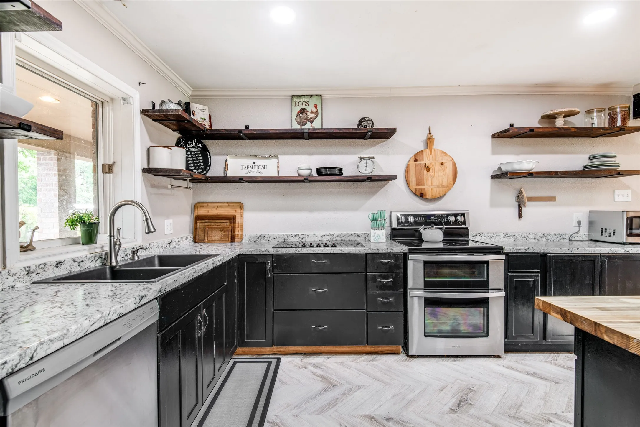 Single Family Residence For Sale in Van Zandt County , 18919 State Highway 64, Canton, Texas 75103, 4 Bedroom, 5 Bathroom, Garage spaces, 4,216 Sqft, built in 1990, mls#21276048, Real Estate Agent in Canton, Homes For Sale in Van Zandt county, Homes For Sale in Canton, Realtor in Canton Texas, Real Estate Brokerage Independent Realty Texas, Luminita Cordes Realtor