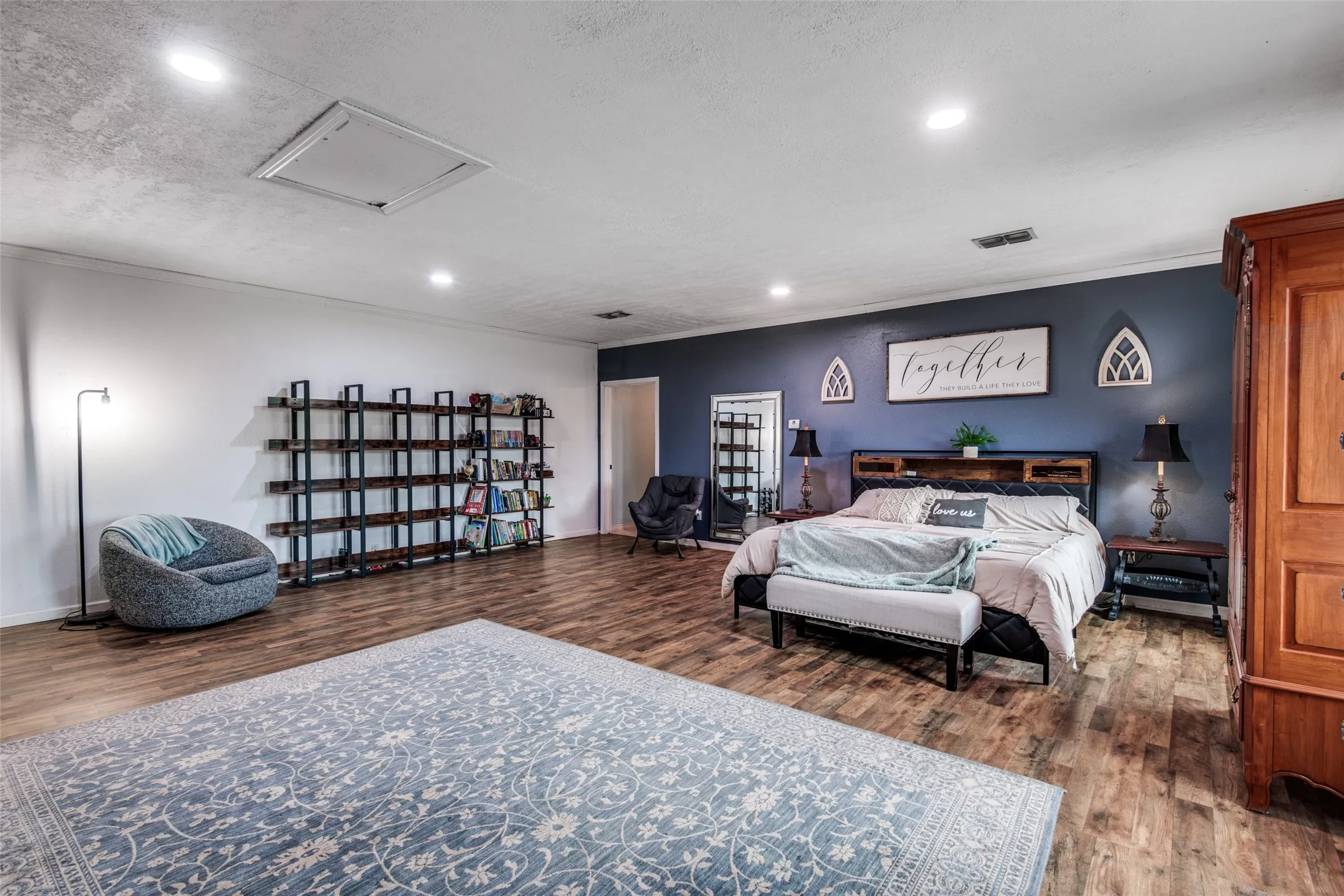 Single Family Residence For Sale in Van Zandt County , 18919 State Highway 64, Canton, Texas 75103, 4 Bedroom, 5 Bathroom, Garage spaces, 4,216 Sqft, built in 1990, mls#21276048, Real Estate Agent in Canton, Homes For Sale in Van Zandt county, Homes For Sale in Canton, Realtor in Canton Texas, Real Estate Brokerage Independent Realty Texas, Luminita Cordes Realtor