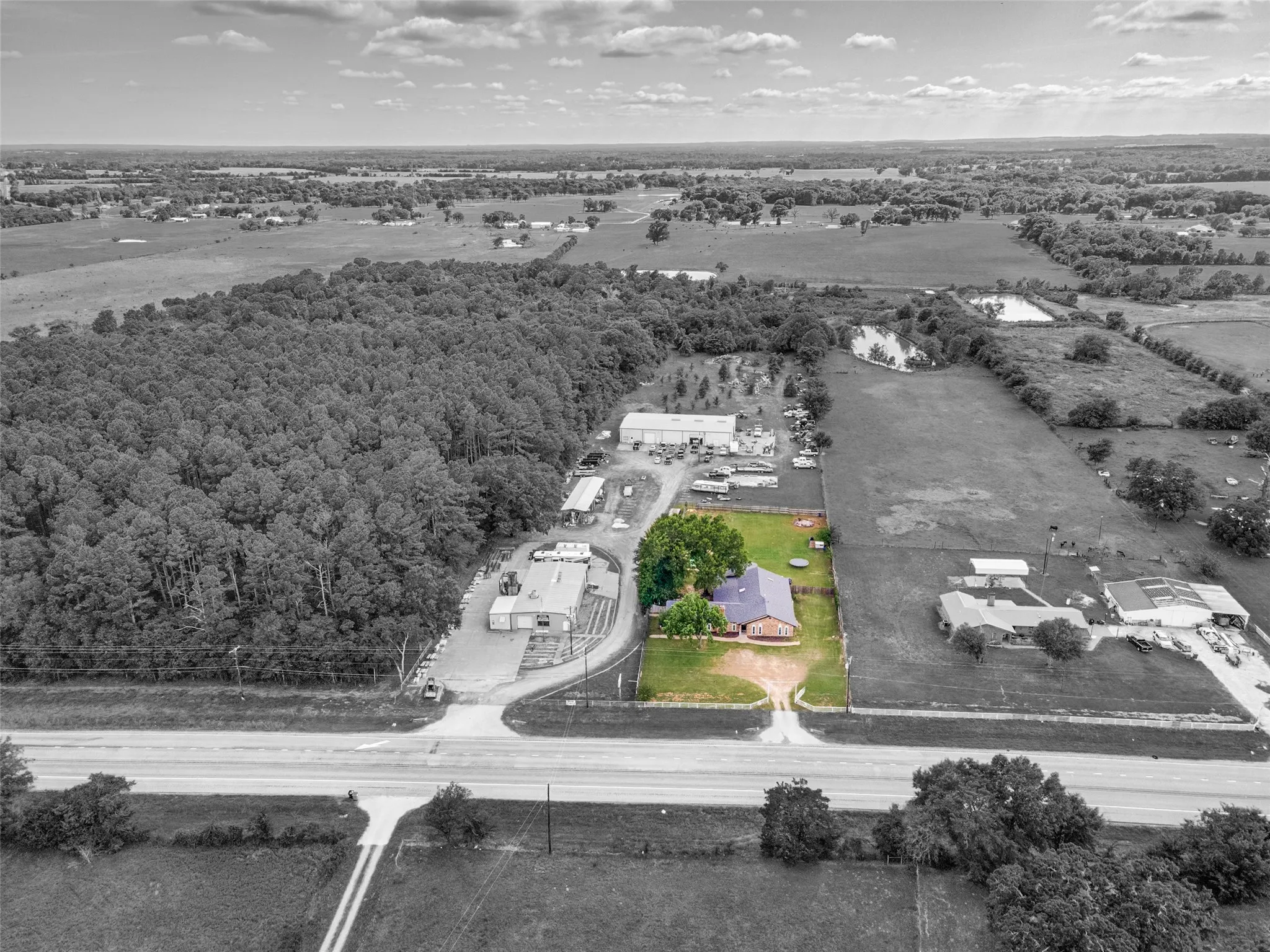 Single Family Residence For Sale in Van Zandt County , 18919 State Highway 64, Canton, Texas 75103, 4 Bedroom, 5 Bathroom, Garage spaces, 4,216 Sqft, built in 1990, mls#21276048, Real Estate Agent in Canton, Homes For Sale in Van Zandt county, Homes For Sale in Canton, Realtor in Canton Texas, Real Estate Brokerage Independent Realty Texas, Luminita Cordes Realtor