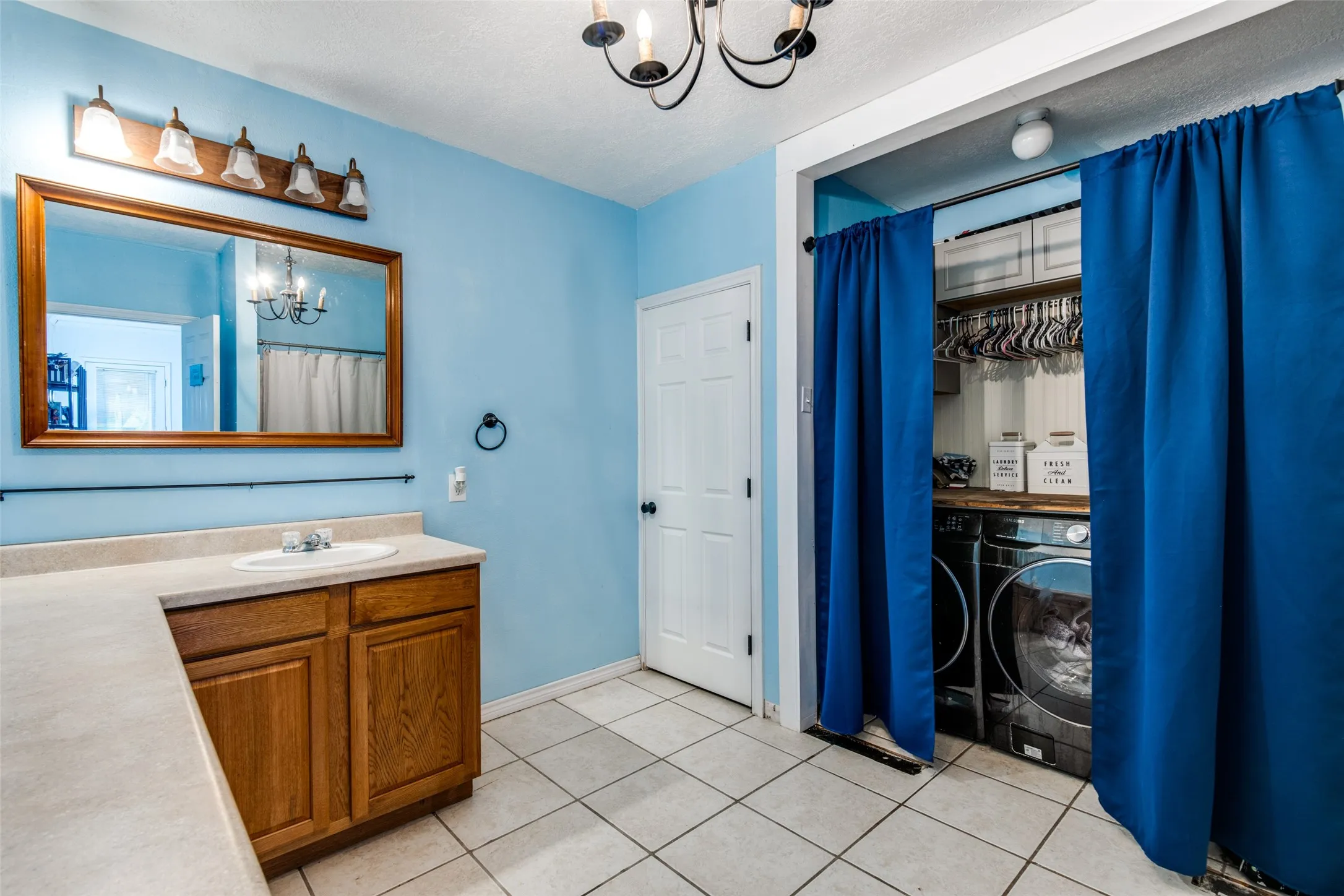 Single Family Residence For Sale in Van Zandt County , 18919 State Highway 64, Canton, Texas 75103, 4 Bedroom, 5 Bathroom, Garage spaces, 4,216 Sqft, built in 1990, mls#21276048, Real Estate Agent in Canton, Homes For Sale in Van Zandt county, Homes For Sale in Canton, Realtor in Canton Texas, Real Estate Brokerage Independent Realty Texas, Luminita Cordes Realtor