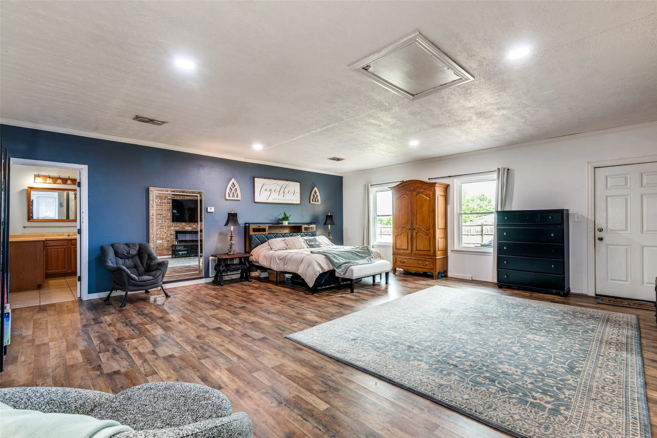 Single Family Residence For Sale in Van Zandt County , 18919 State Highway 64, Canton, Texas 75103, 4 Bedroom, 5 Bathroom, Garage spaces, 4,216 Sqft, built in 1990, mls#21276048, Real Estate Agent in Canton, Homes For Sale in Van Zandt county, Homes For Sale in Canton, Realtor in Canton Texas, Real Estate Brokerage Independent Realty Texas, Luminita Cordes Realtor