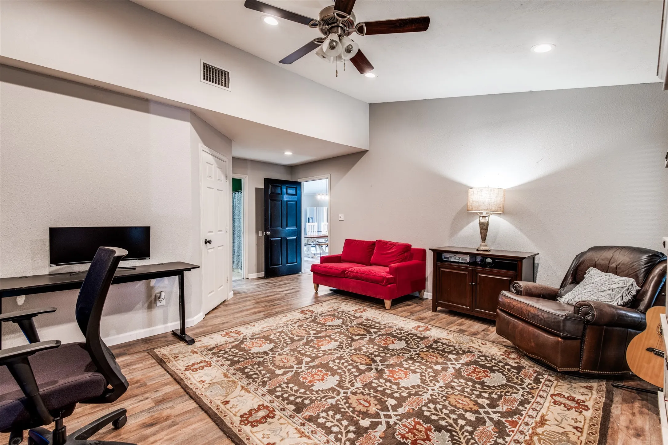 Single Family Residence For Sale in Van Zandt County , 18919 State Highway 64, Canton, Texas 75103, 4 Bedroom, 5 Bathroom, Garage spaces, 4,216 Sqft, built in 1990, mls#21276048, Real Estate Agent in Canton, Homes For Sale in Van Zandt county, Homes For Sale in Canton, Realtor in Canton Texas, Real Estate Brokerage Independent Realty Texas, Luminita Cordes Realtor