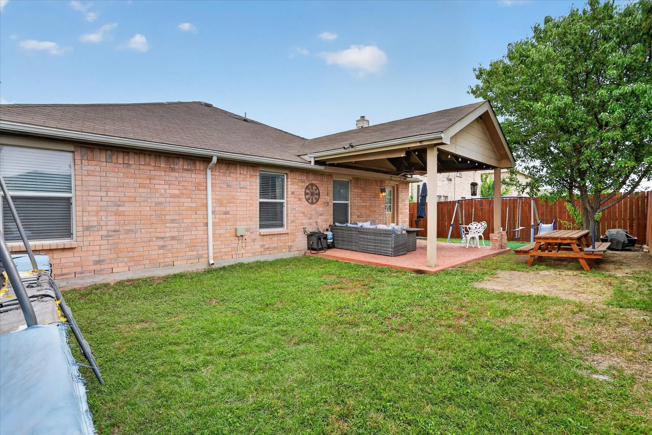 Single Family Residence For Sale in Dallas County , 2019 Limestone Drive, Grand Prairie, Texas 75052, 4 Bedroom, 2 Bathroom, 1 Garage spaces, 1,922 Sqft, built in 2006, Price $368,000, mls#21278929, Real Estate Agent in Grand Prairie, Homes For Sale in Dallas county, Homes For Sale in Grand Prairie, Realtor in Grand Prairie Texas, Real Estate Brokerage Independent Realty Texas, Luminita Cordes Realtor