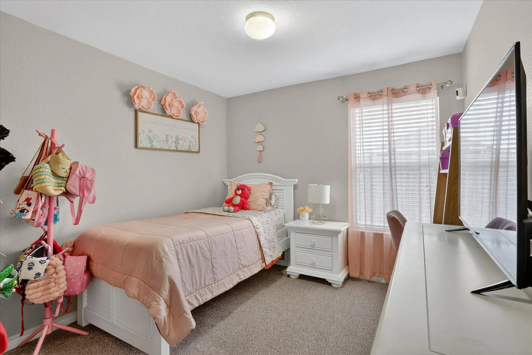 Single Family Residence For Sale in Dallas County , 2019 Limestone Drive, Grand Prairie, Texas 75052, 4 Bedroom, 2 Bathroom, 1 Garage spaces, 1,922 Sqft, built in 2006, Price $368,000, mls#21278929, Real Estate Agent in Grand Prairie, Homes For Sale in Dallas county, Homes For Sale in Grand Prairie, Realtor in Grand Prairie Texas, Real Estate Brokerage Independent Realty Texas, Luminita Cordes Realtor