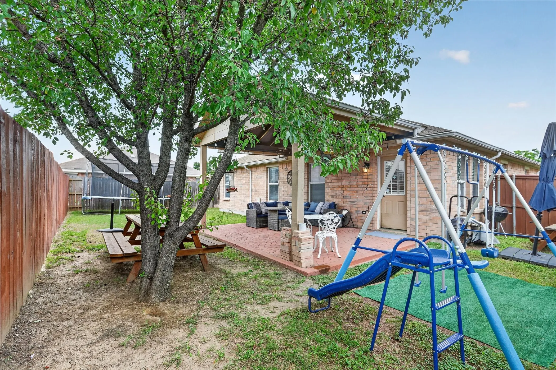 Single Family Residence For Sale in Dallas County , 2019 Limestone Drive, Grand Prairie, Texas 75052, 4 Bedroom, 2 Bathroom, 1 Garage spaces, 1,922 Sqft, built in 2006, Price $368,000, mls#21278929, Real Estate Agent in Grand Prairie, Homes For Sale in Dallas county, Homes For Sale in Grand Prairie, Realtor in Grand Prairie Texas, Real Estate Brokerage Independent Realty Texas, Luminita Cordes Realtor