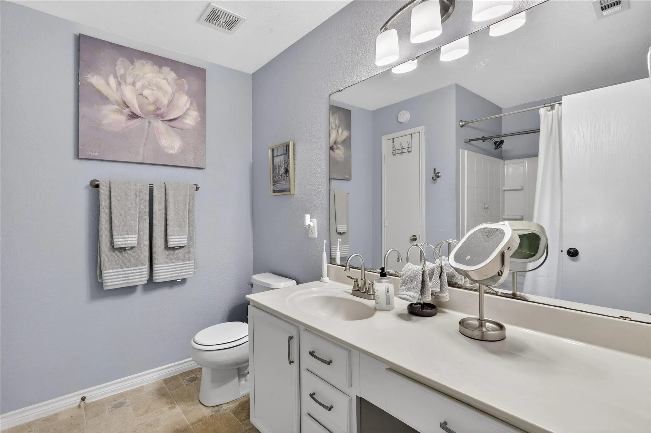 Single Family Residence For Sale in Dallas County , 2019 Limestone Drive, Grand Prairie, Texas 75052, 4 Bedroom, 2 Bathroom, 1 Garage spaces, 1,922 Sqft, built in 2006, Price $368,000, mls#21278929, Real Estate Agent in Grand Prairie, Homes For Sale in Dallas county, Homes For Sale in Grand Prairie, Realtor in Grand Prairie Texas, Real Estate Brokerage Independent Realty Texas, Luminita Cordes Realtor