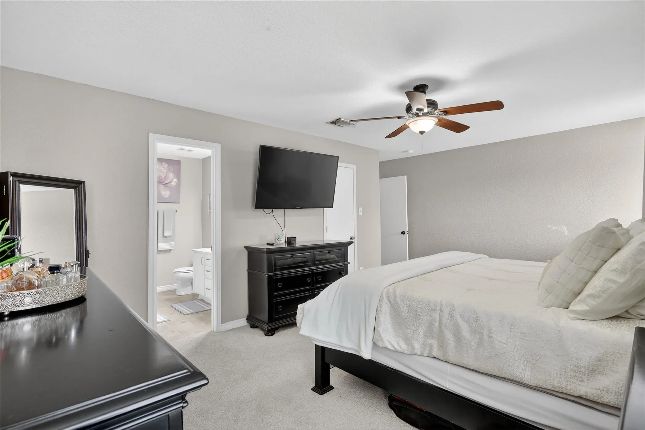 Single Family Residence For Sale in Dallas County , 2019 Limestone Drive, Grand Prairie, Texas 75052, 4 Bedroom, 2 Bathroom, 1 Garage spaces, 1,922 Sqft, built in 2006, Price $368,000, mls#21278929, Real Estate Agent in Grand Prairie, Homes For Sale in Dallas county, Homes For Sale in Grand Prairie, Realtor in Grand Prairie Texas, Real Estate Brokerage Independent Realty Texas, Luminita Cordes Realtor