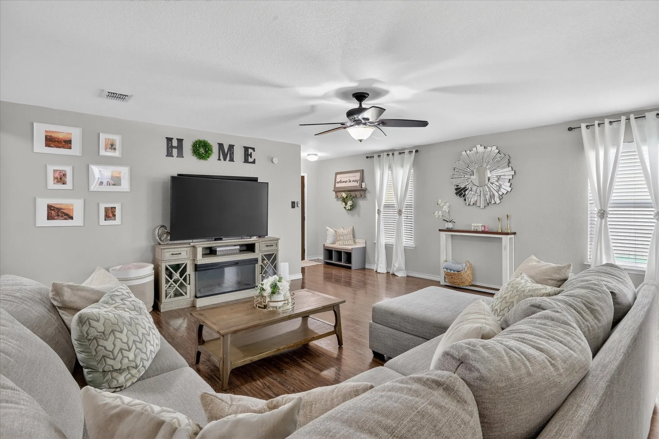 Single Family Residence For Sale in Dallas County , 2019 Limestone Drive, Grand Prairie, Texas 75052, 4 Bedroom, 2 Bathroom, 1 Garage spaces, 1,922 Sqft, built in 2006, Price $368,000, mls#21278929, Real Estate Agent in Grand Prairie, Homes For Sale in Dallas county, Homes For Sale in Grand Prairie, Realtor in Grand Prairie Texas, Real Estate Brokerage Independent Realty Texas, Luminita Cordes Realtor