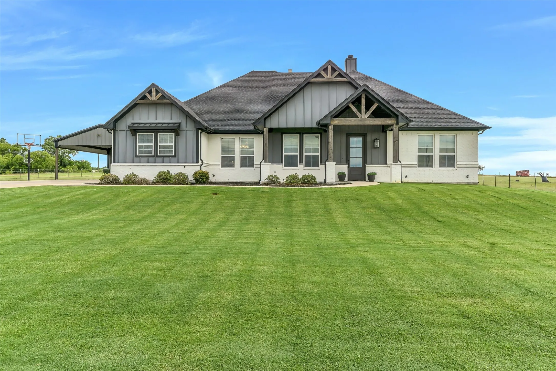 Single Family Residence For Sale in Wise County , 2433 Old Denton Highway, Decatur, Texas 76234, 4 Bedroom, 3 Bathroom, Garage spaces, 2,603 Sqft, built in 2021, mls#21278919, Real Estate Agent in Decatur, Homes For Sale in Wise county, Homes For Sale in Decatur, Realtor in Decatur Texas, Real Estate Brokerage Independent Realty Texas, Luminita Cordes Realtor