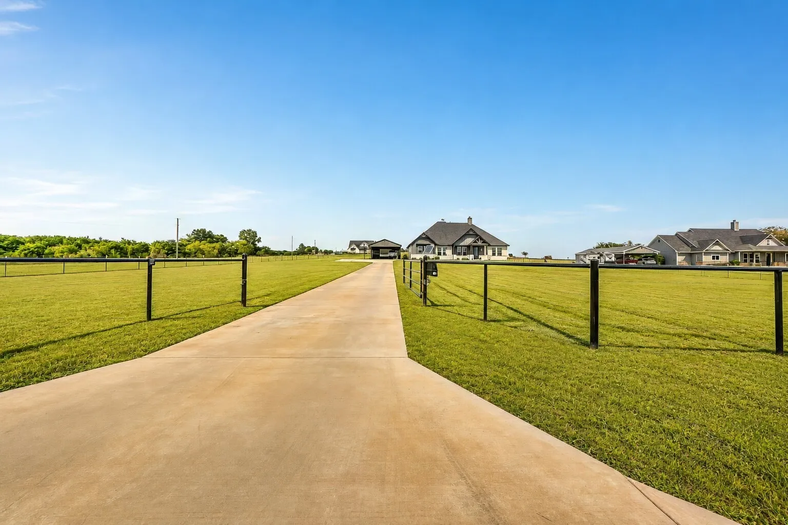 Single Family Residence For Sale in Wise County , 2433 Old Denton Highway, Decatur, Texas 76234, 4 Bedroom, 3 Bathroom, Garage spaces, 2,603 Sqft, built in 2021, mls#21278919, Real Estate Agent in Decatur, Homes For Sale in Wise county, Homes For Sale in Decatur, Realtor in Decatur Texas, Real Estate Brokerage Independent Realty Texas, Luminita Cordes Realtor