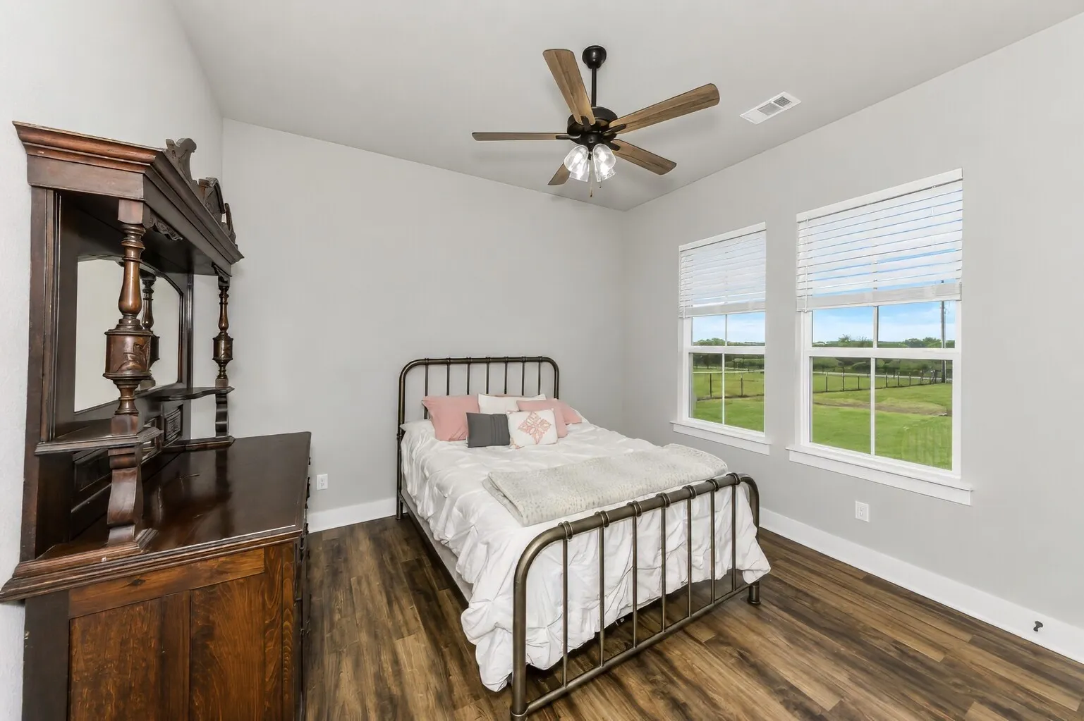 Single Family Residence For Sale in Wise County , 2433 Old Denton Highway, Decatur, Texas 76234, 4 Bedroom, 3 Bathroom, Garage spaces, 2,603 Sqft, built in 2021, mls#21278919, Real Estate Agent in Decatur, Homes For Sale in Wise county, Homes For Sale in Decatur, Realtor in Decatur Texas, Real Estate Brokerage Independent Realty Texas, Luminita Cordes Realtor
