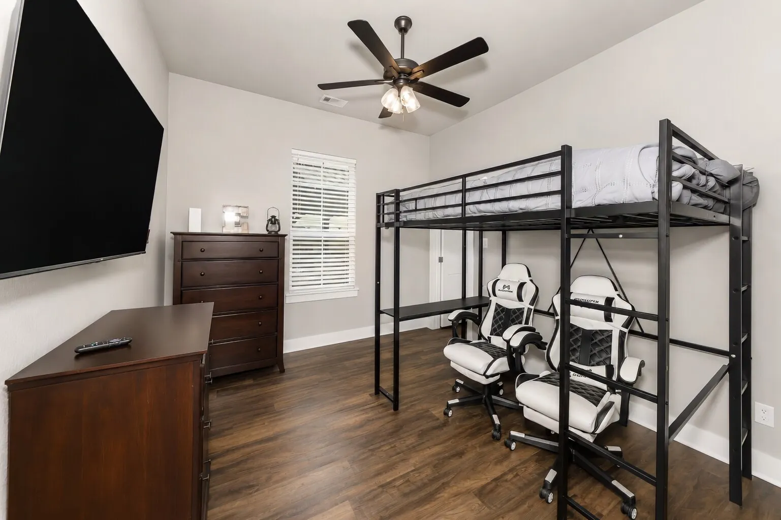 Single Family Residence For Sale in Wise County , 2433 Old Denton Highway, Decatur, Texas 76234, 4 Bedroom, 3 Bathroom, Garage spaces, 2,603 Sqft, built in 2021, mls#21278919, Real Estate Agent in Decatur, Homes For Sale in Wise county, Homes For Sale in Decatur, Realtor in Decatur Texas, Real Estate Brokerage Independent Realty Texas, Luminita Cordes Realtor