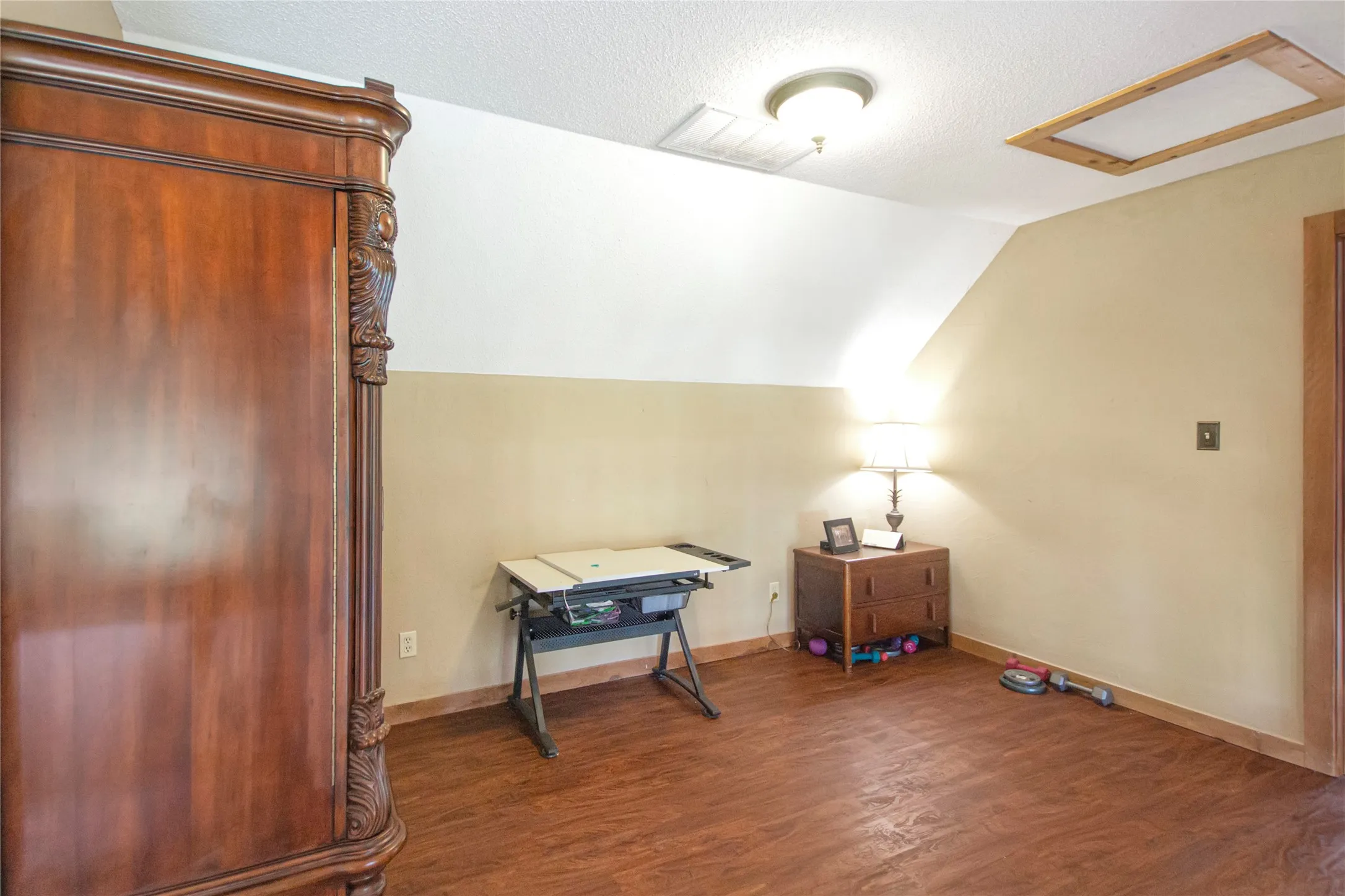 Single Family Residence For Sale in Harrison County , 6233 Curtis Black Road, Hallsville, Texas 75650, 4 Bedroom, 3 Bathroom, Garage spaces, 2,783 Sqft, built in 1988, mls#21273748, Real Estate Agent in Hallsville, Homes For Sale in Harrison county, Homes For Sale in Hallsville, Realtor in Hallsville Texas, Real Estate Brokerage Independent Realty Texas, Luminita Cordes Realtor