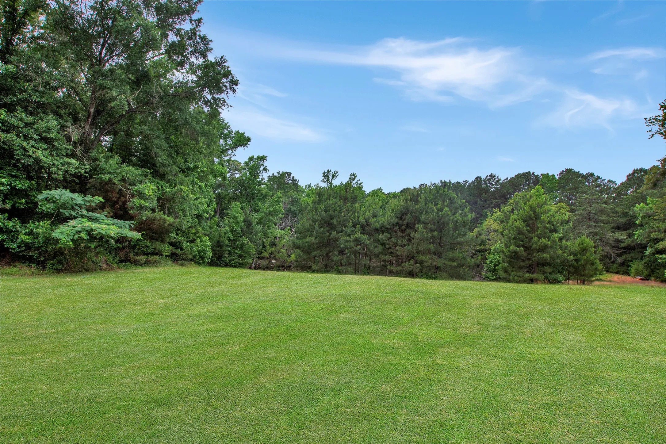 Single Family Residence For Sale in Harrison County , 6233 Curtis Black Road, Hallsville, Texas 75650, 4 Bedroom, 3 Bathroom, Garage spaces, 2,783 Sqft, built in 1988, mls#21273748, Real Estate Agent in Hallsville, Homes For Sale in Harrison county, Homes For Sale in Hallsville, Realtor in Hallsville Texas, Real Estate Brokerage Independent Realty Texas, Luminita Cordes Realtor