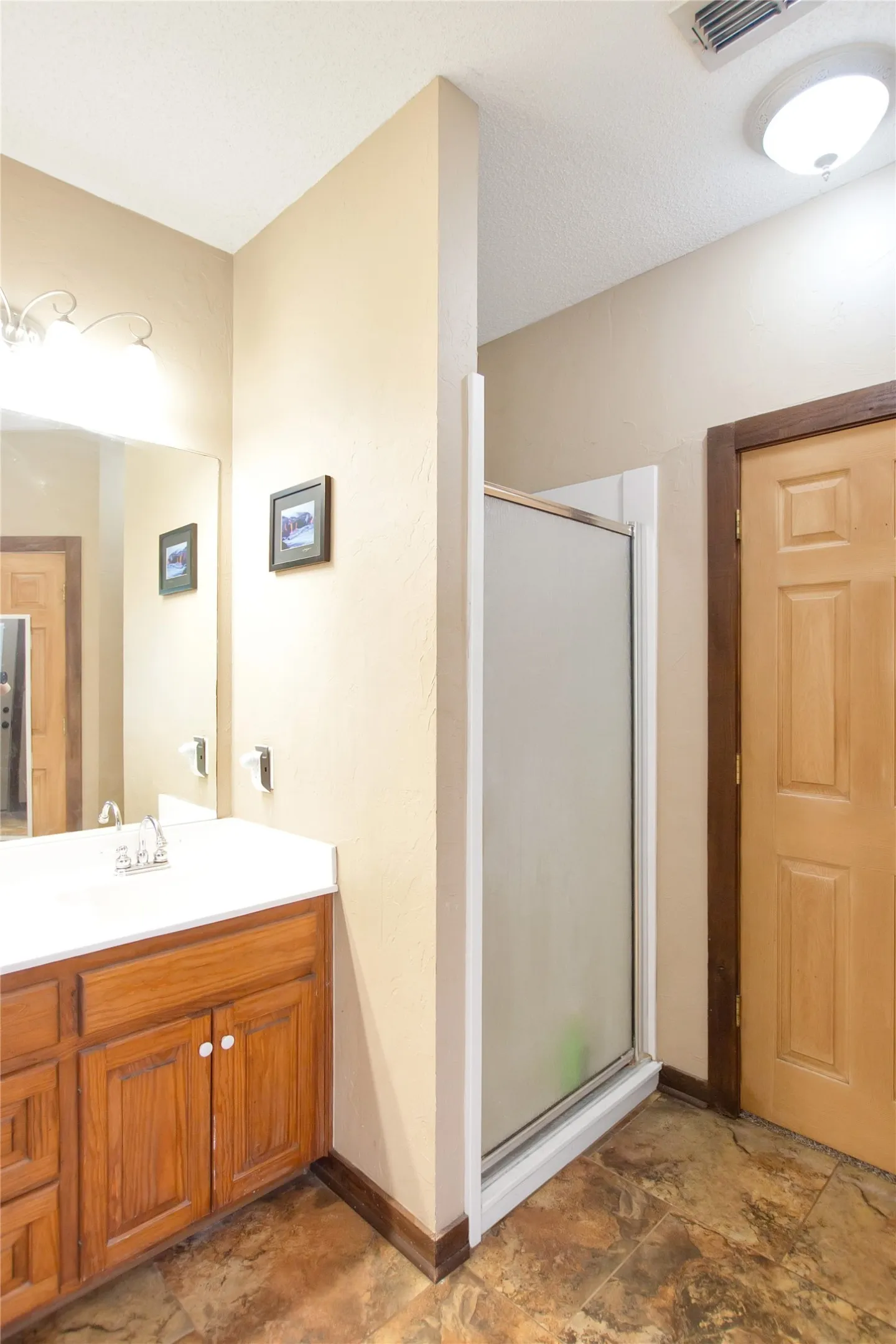 Single Family Residence For Sale in Harrison County , 6233 Curtis Black Road, Hallsville, Texas 75650, 4 Bedroom, 3 Bathroom, Garage spaces, 2,783 Sqft, built in 1988, mls#21273748, Real Estate Agent in Hallsville, Homes For Sale in Harrison county, Homes For Sale in Hallsville, Realtor in Hallsville Texas, Real Estate Brokerage Independent Realty Texas, Luminita Cordes Realtor
