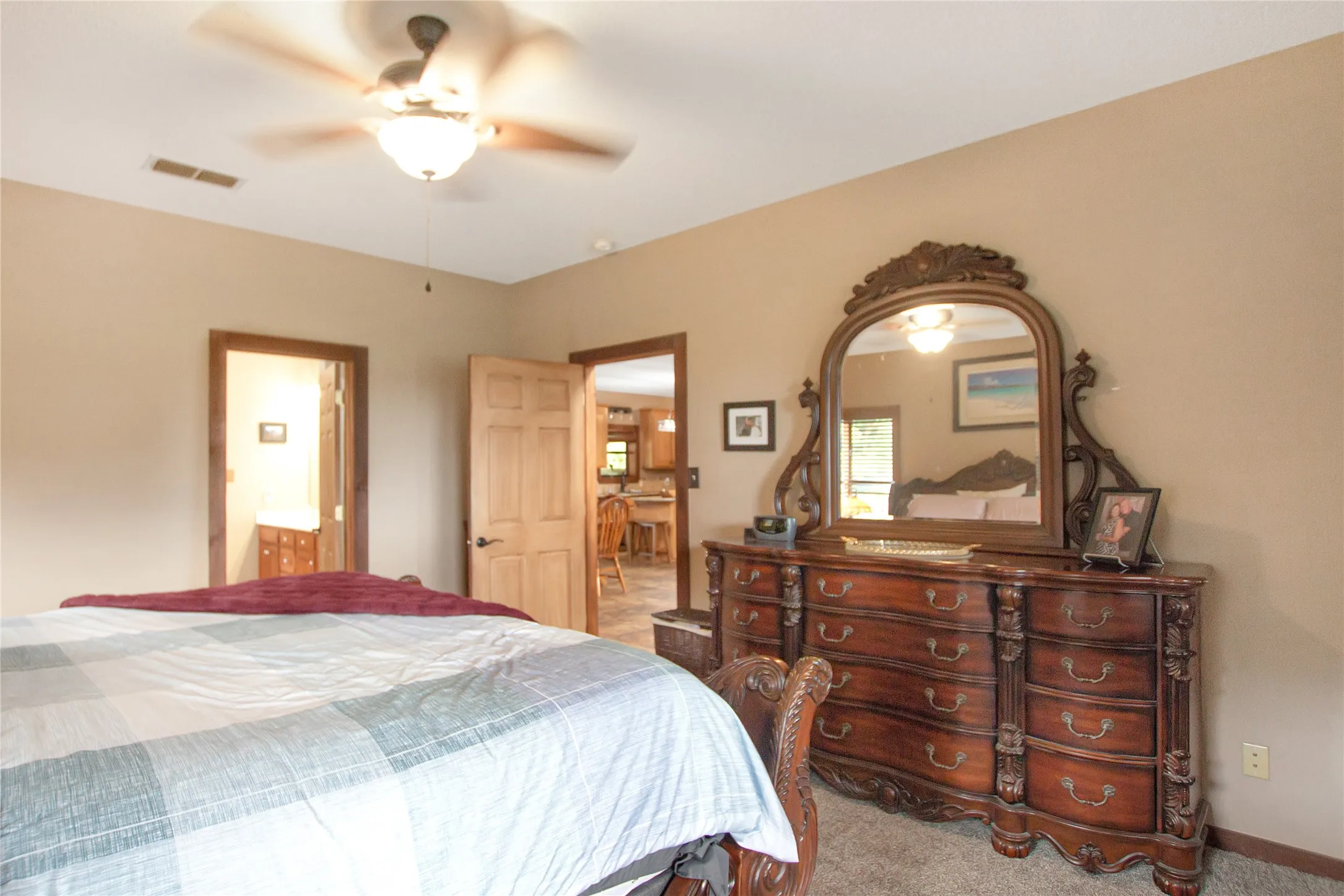 Single Family Residence For Sale in Harrison County , 6233 Curtis Black Road, Hallsville, Texas 75650, 4 Bedroom, 3 Bathroom, Garage spaces, 2,783 Sqft, built in 1988, mls#21273748, Real Estate Agent in Hallsville, Homes For Sale in Harrison county, Homes For Sale in Hallsville, Realtor in Hallsville Texas, Real Estate Brokerage Independent Realty Texas, Luminita Cordes Realtor
