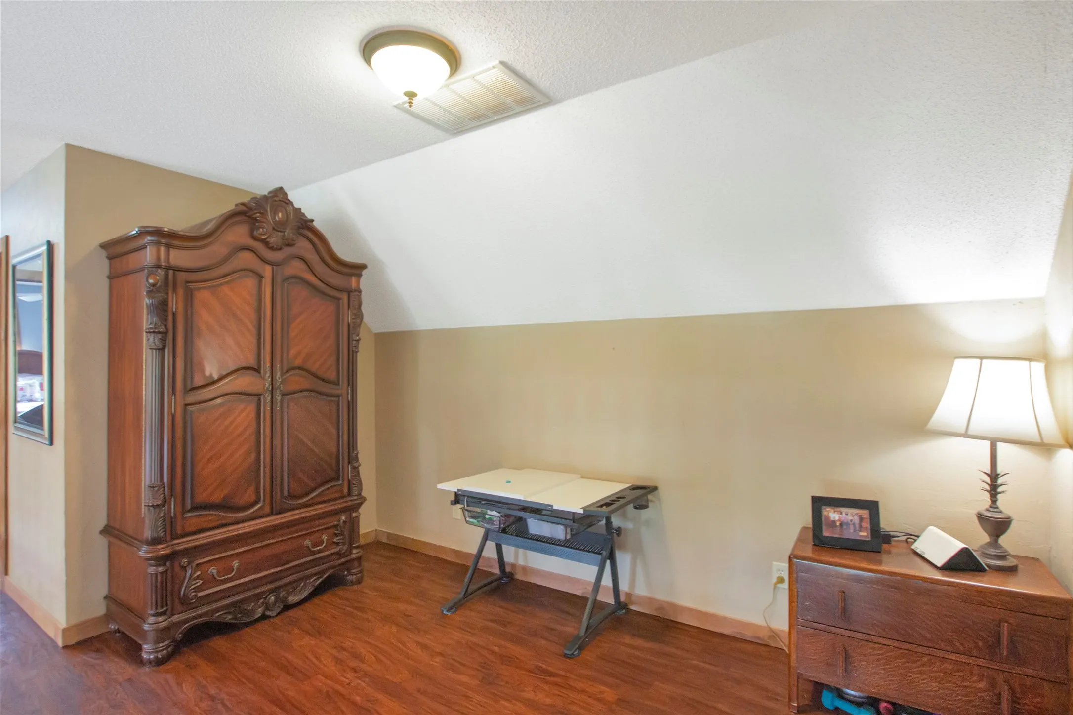 Single Family Residence For Sale in Harrison County , 6233 Curtis Black Road, Hallsville, Texas 75650, 4 Bedroom, 3 Bathroom, Garage spaces, 2,783 Sqft, built in 1988, mls#21273748, Real Estate Agent in Hallsville, Homes For Sale in Harrison county, Homes For Sale in Hallsville, Realtor in Hallsville Texas, Real Estate Brokerage Independent Realty Texas, Luminita Cordes Realtor