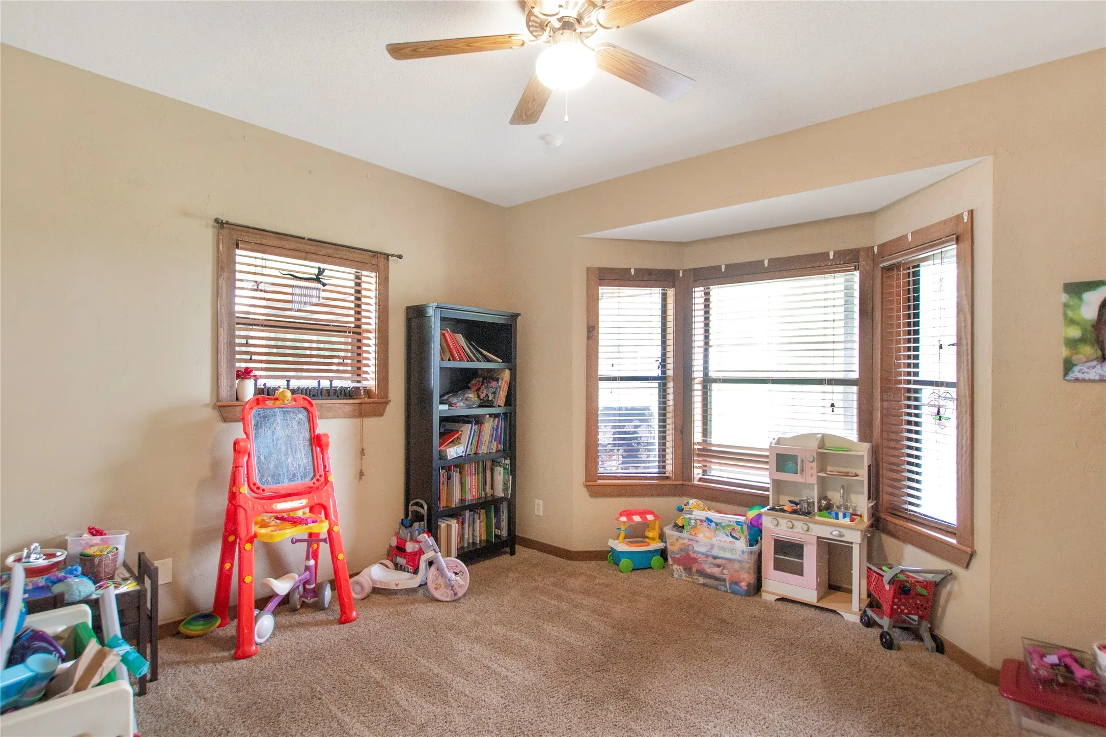 Single Family Residence For Sale in Harrison County , 6233 Curtis Black Road, Hallsville, Texas 75650, 4 Bedroom, 3 Bathroom, Garage spaces, 2,783 Sqft, built in 1988, mls#21273748, Real Estate Agent in Hallsville, Homes For Sale in Harrison county, Homes For Sale in Hallsville, Realtor in Hallsville Texas, Real Estate Brokerage Independent Realty Texas, Luminita Cordes Realtor