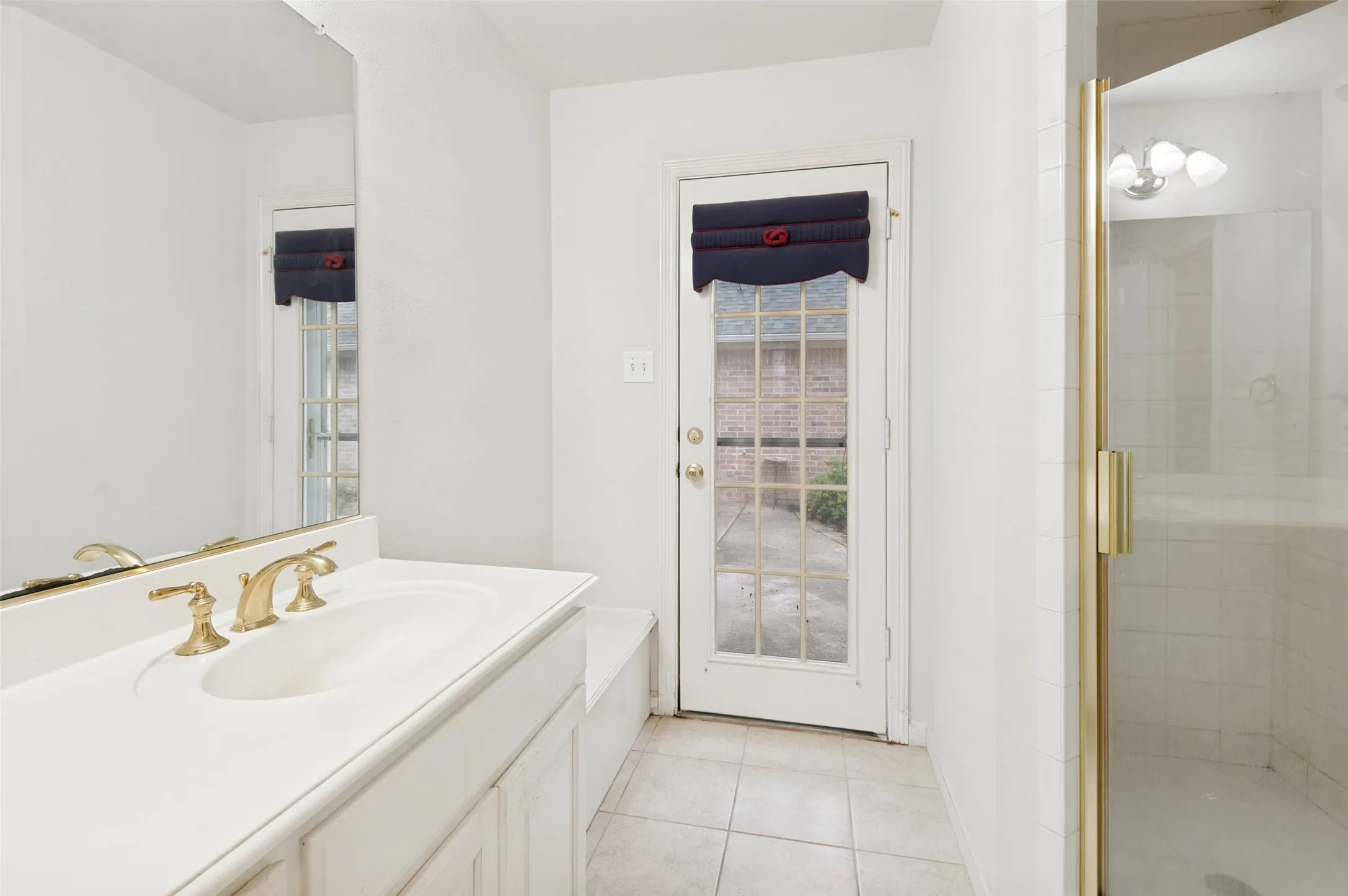 Single Family Residence For Sale in Tarrant County , 2708 Steeplechase Court, Hurst, Texas 76054, 3 Bedroom, 3 Bathroom, 2 Garage spaces, 2,973 Sqft, built in 1993, mls#21273692, Real Estate Agent in Hurst, Homes For Sale in Tarrant county, Homes For Sale in Hurst, Realtor in Hurst Texas, Real Estate Brokerage Independent Realty Texas, Luminita Cordes Realtor