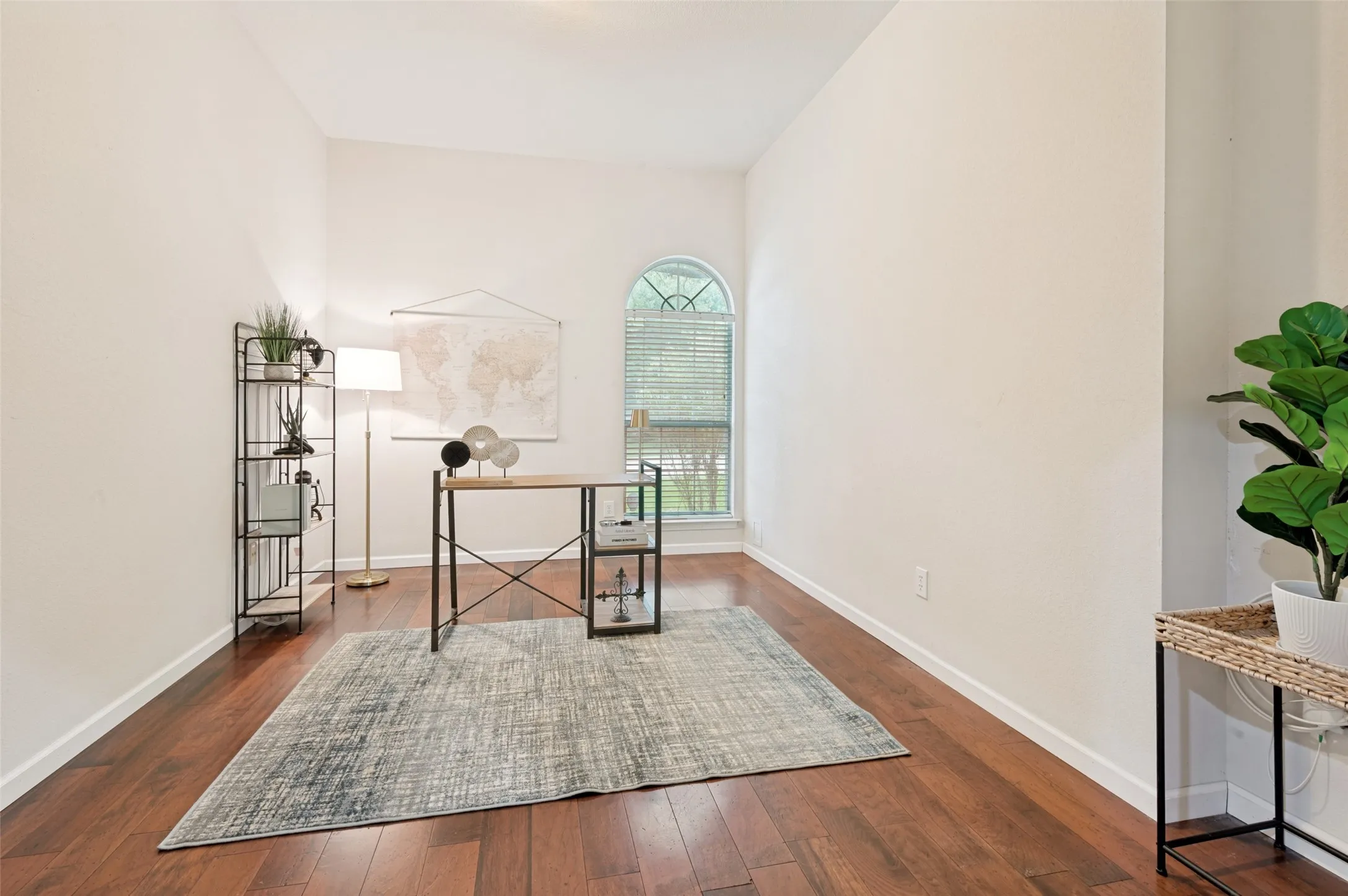 Single Family Residence For Sale in Tarrant County , 2708 Steeplechase Court, Hurst, Texas 76054, 3 Bedroom, 3 Bathroom, 2 Garage spaces, 2,973 Sqft, built in 1993, mls#21273692, Real Estate Agent in Hurst, Homes For Sale in Tarrant county, Homes For Sale in Hurst, Realtor in Hurst Texas, Real Estate Brokerage Independent Realty Texas, Luminita Cordes Realtor