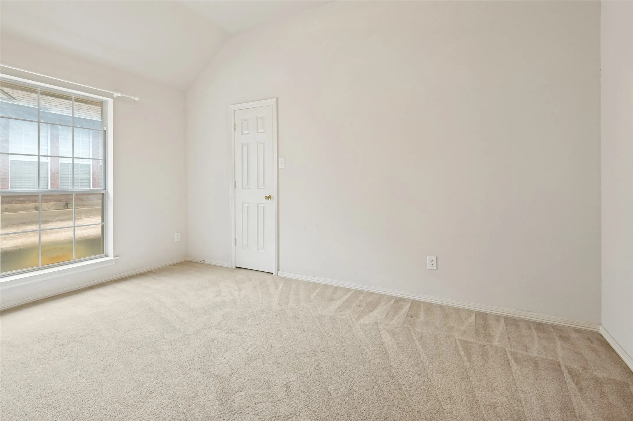 Single Family Residence For Sale in Tarrant County , 2708 Steeplechase Court, Hurst, Texas 76054, 3 Bedroom, 3 Bathroom, 2 Garage spaces, 2,973 Sqft, built in 1993, mls#21273692, Real Estate Agent in Hurst, Homes For Sale in Tarrant county, Homes For Sale in Hurst, Realtor in Hurst Texas, Real Estate Brokerage Independent Realty Texas, Luminita Cordes Realtor