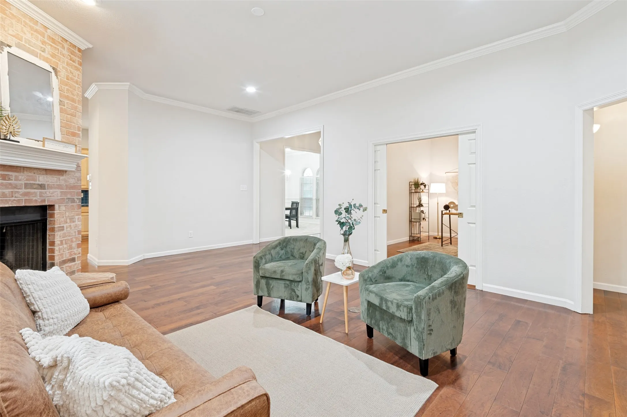 Single Family Residence For Sale in Tarrant County , 2708 Steeplechase Court, Hurst, Texas 76054, 3 Bedroom, 3 Bathroom, 2 Garage spaces, 2,973 Sqft, built in 1993, mls#21273692, Real Estate Agent in Hurst, Homes For Sale in Tarrant county, Homes For Sale in Hurst, Realtor in Hurst Texas, Real Estate Brokerage Independent Realty Texas, Luminita Cordes Realtor