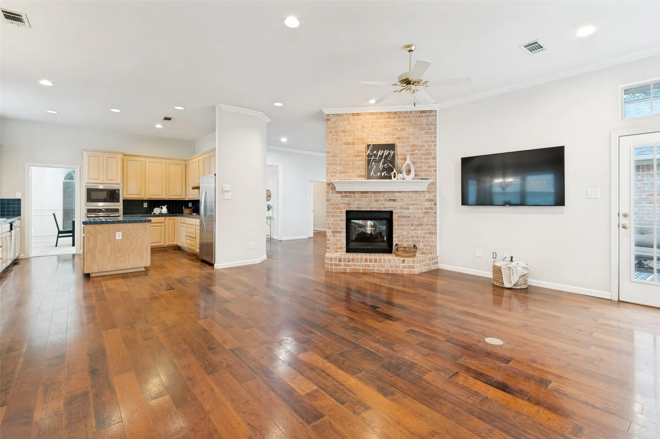 Single Family Residence For Sale in Tarrant County , 2708 Steeplechase Court, Hurst, Texas 76054, 3 Bedroom, 3 Bathroom, 2 Garage spaces, 2,973 Sqft, built in 1993, mls#21273692, Real Estate Agent in Hurst, Homes For Sale in Tarrant county, Homes For Sale in Hurst, Realtor in Hurst Texas, Real Estate Brokerage Independent Realty Texas, Luminita Cordes Realtor