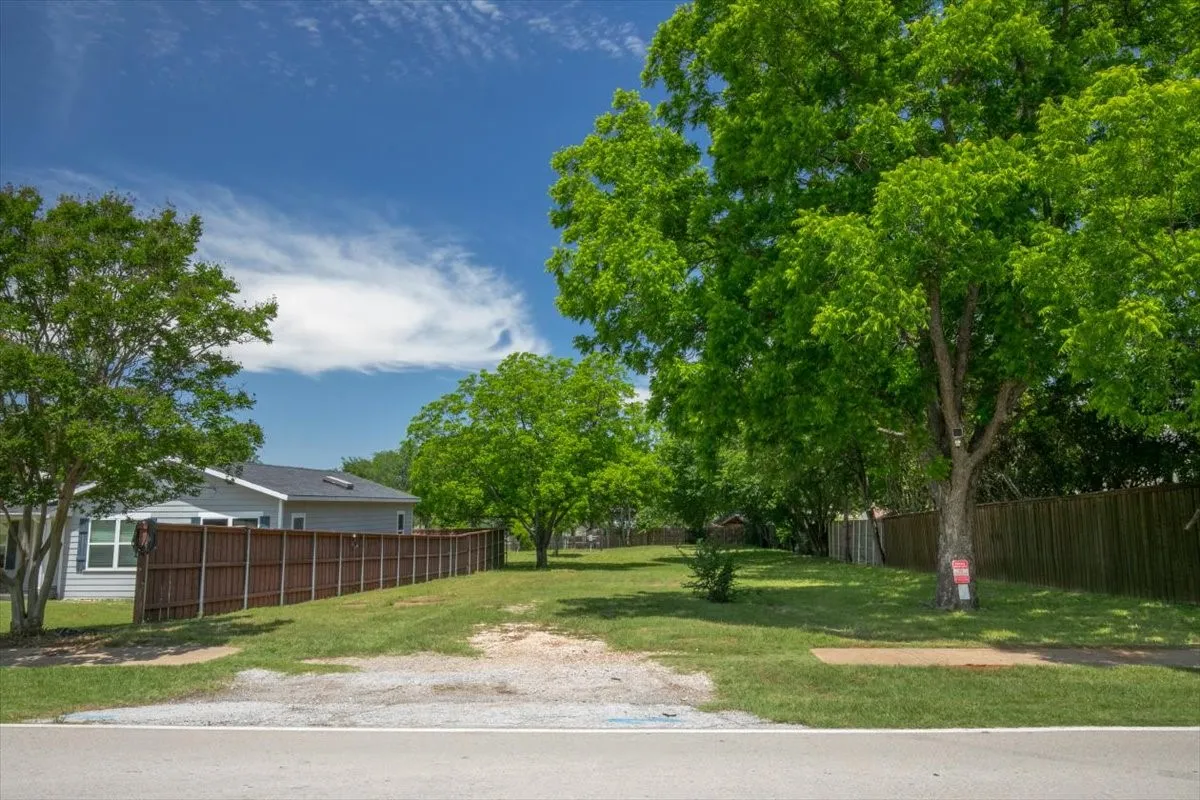 Unimproved Land For Sale in Tarrant County , 1000 Hughes Road, Grapevine, Texas 76051, 0, 0, Garage spaces, 0 Sqft, built in 0, Price $700,000, mls#21278380, Real Estate Agent in Grapevine, Homes For Sale in Tarrant county, Homes For Sale in Grapevine, Realtor in Grapevine Texas, Real Estate Brokerage Independent Realty Texas, Luminita Cordes Realtor