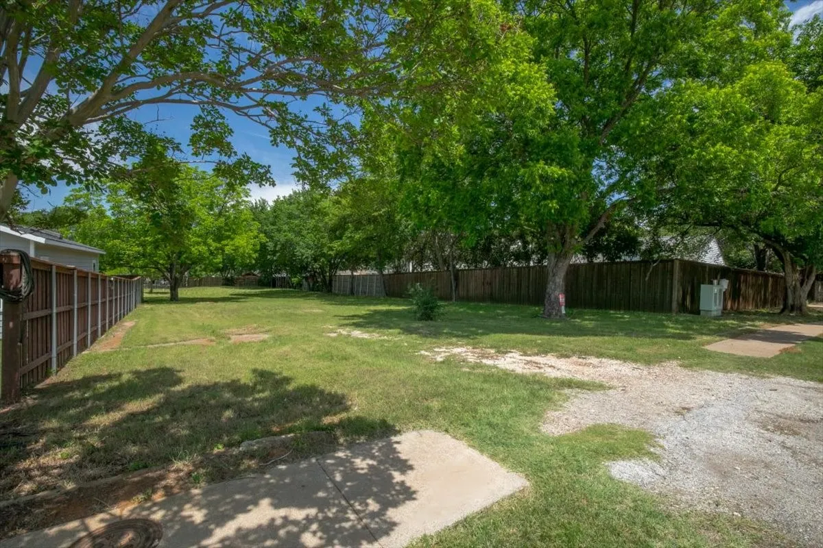 Unimproved Land For Sale in Tarrant County , 1000 Hughes Road, Grapevine, Texas 76051, 0, 0, Garage spaces, 0 Sqft, built in 0, Price $700,000, mls#21278380, Real Estate Agent in Grapevine, Homes For Sale in Tarrant county, Homes For Sale in Grapevine, Realtor in Grapevine Texas, Real Estate Brokerage Independent Realty Texas, Luminita Cordes Realtor