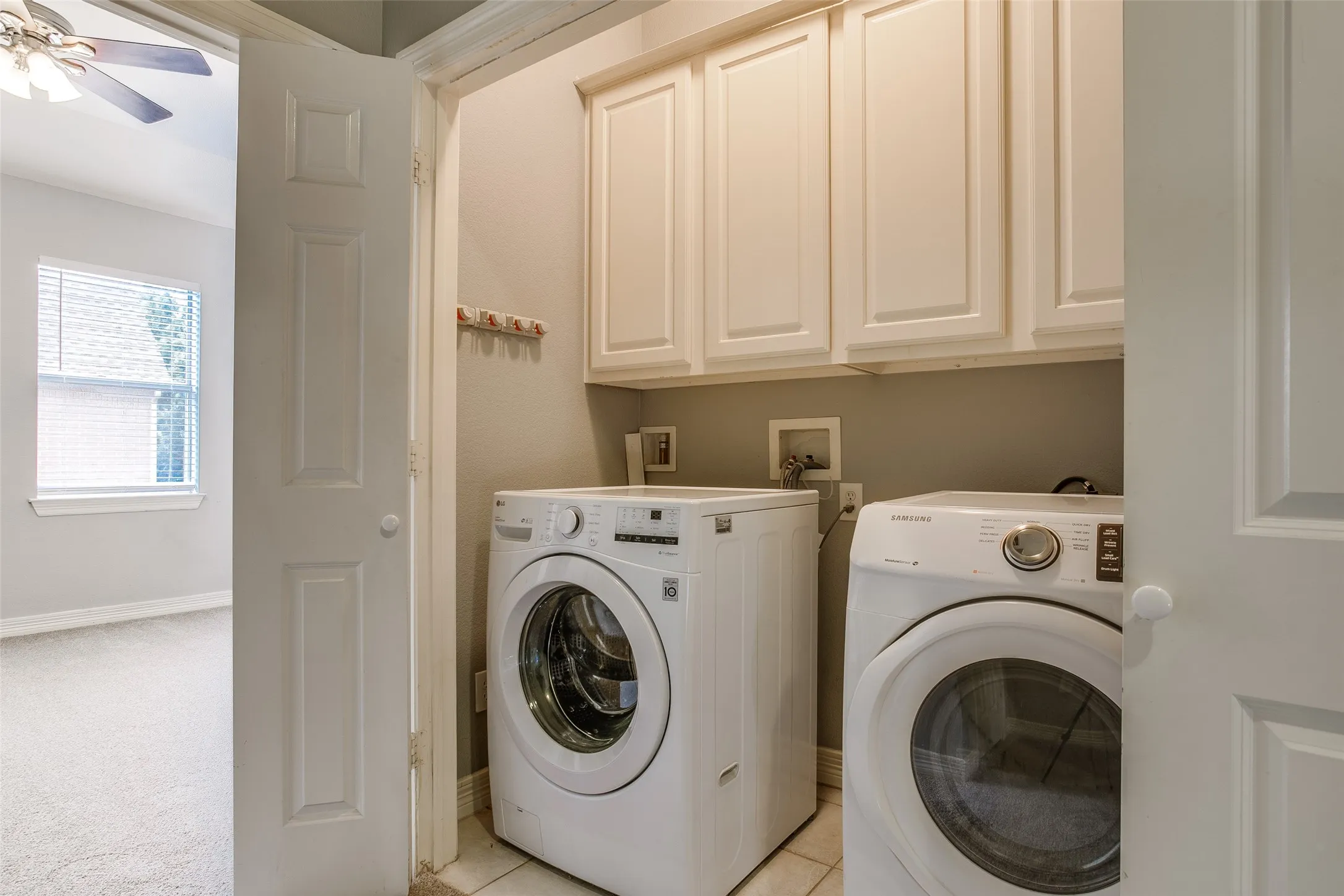 Townhouse For Rent in Dallas County , 3951 N Hall Street, Dallas, Texas 75219, 3 Bedroom, 4 Bathroom, 2 Garage spaces, 2,530 Sqft, built in 2001, mls#21269688, Real Estate Agent in Dallas, Homes For Rent in Dallas county, Homes For Rent in Dallas, Realtor in Dallas Texas, Real Estate Brokerage Independent Realty Texas, Luminita Cordes Realtor