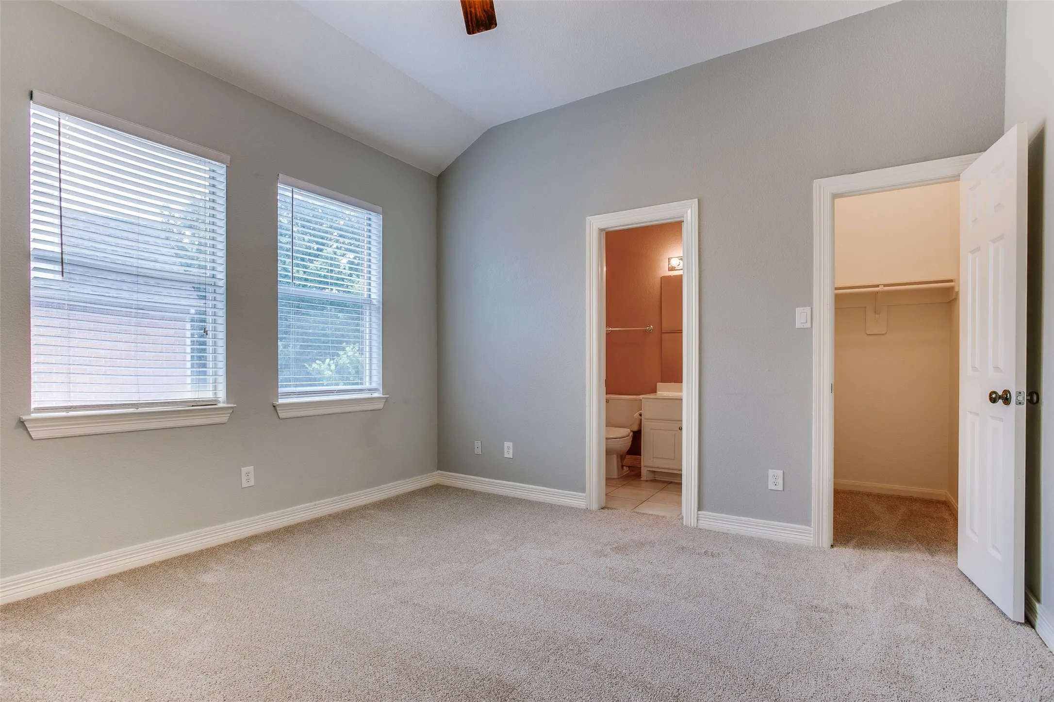 Townhouse For Rent in Dallas County , 3951 N Hall Street, Dallas, Texas 75219, 3 Bedroom, 4 Bathroom, 2 Garage spaces, 2,530 Sqft, built in 2001, mls#21269688, Real Estate Agent in Dallas, Homes For Rent in Dallas county, Homes For Rent in Dallas, Realtor in Dallas Texas, Real Estate Brokerage Independent Realty Texas, Luminita Cordes Realtor