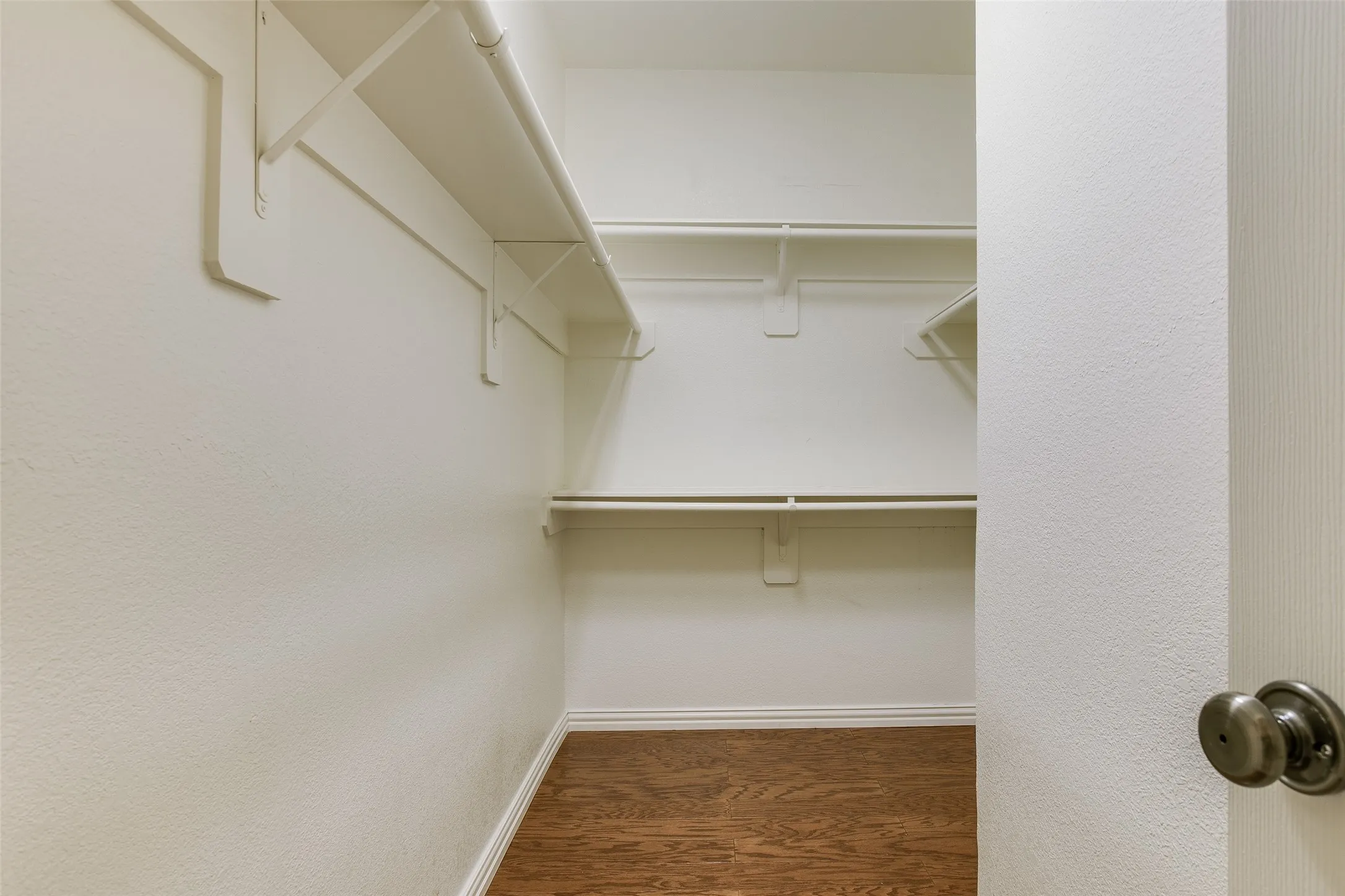 Townhouse For Rent in Dallas County , 3951 N Hall Street, Dallas, Texas 75219, 3 Bedroom, 4 Bathroom, 2 Garage spaces, 2,530 Sqft, built in 2001, mls#21269688, Real Estate Agent in Dallas, Homes For Rent in Dallas county, Homes For Rent in Dallas, Realtor in Dallas Texas, Real Estate Brokerage Independent Realty Texas, Luminita Cordes Realtor