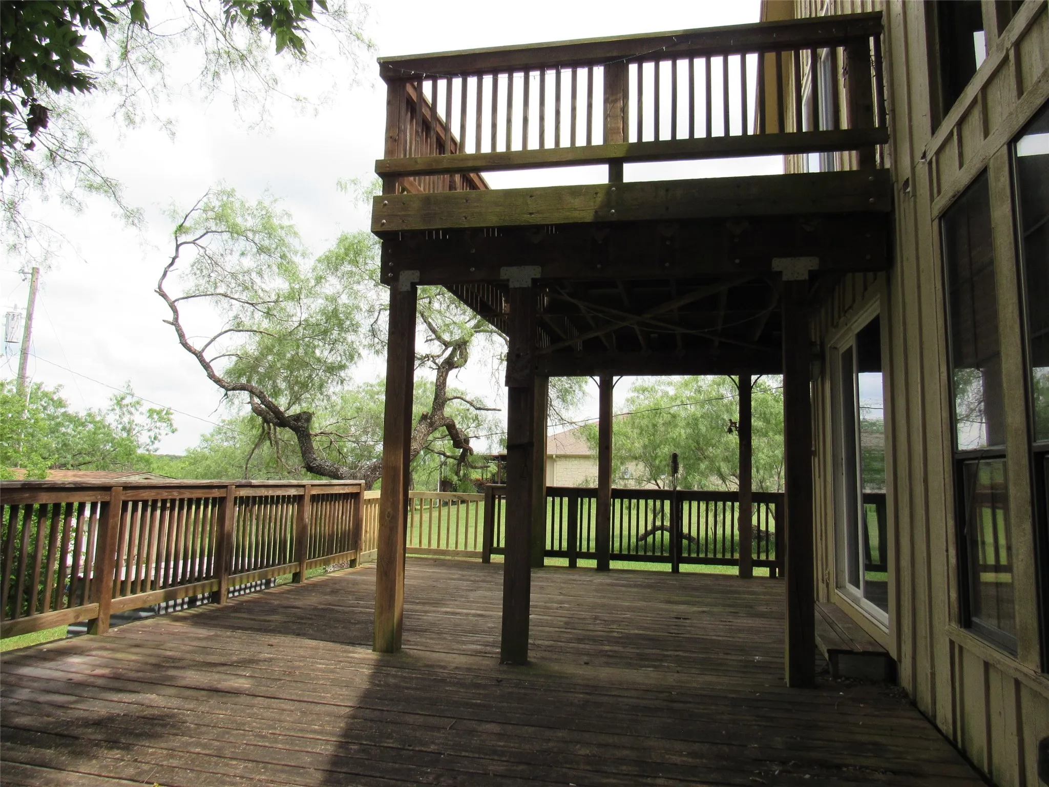 Single Family Residence For Sale in Hill County , 138 Private Road 227, Whitney, Texas 76692, 2 Bedrooms, 2 Bathrooms, Garage spaces, 1,278 Sqft, built in 1985, Price $144,000, mls#21277243, Real Estate Agent in Whitney, Homes For Sale in Hill county, Homes For Sale in Whitney, Realtor in Whitney Texas, Real Estate Brokerage Independent Realty Texas, Luminita Cordes Realtor