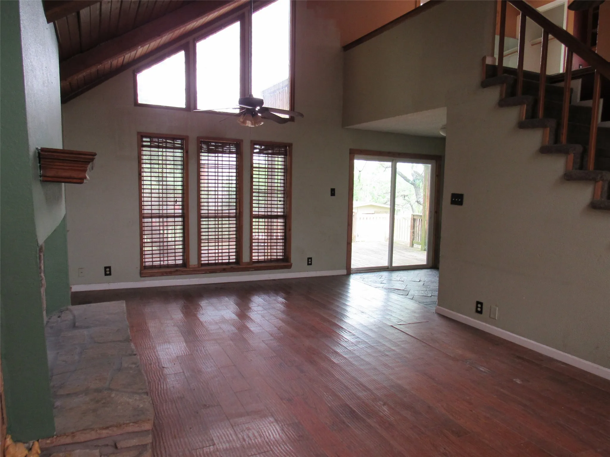 Single Family Residence For Sale in Hill County , 138 Private Road 227, Whitney, Texas 76692, 2 Bedrooms, 2 Bathrooms, Garage spaces, 1,278 Sqft, built in 1985, Price $144,000, mls#21277243, Real Estate Agent in Whitney, Homes For Sale in Hill county, Homes For Sale in Whitney, Realtor in Whitney Texas, Real Estate Brokerage Independent Realty Texas, Luminita Cordes Realtor