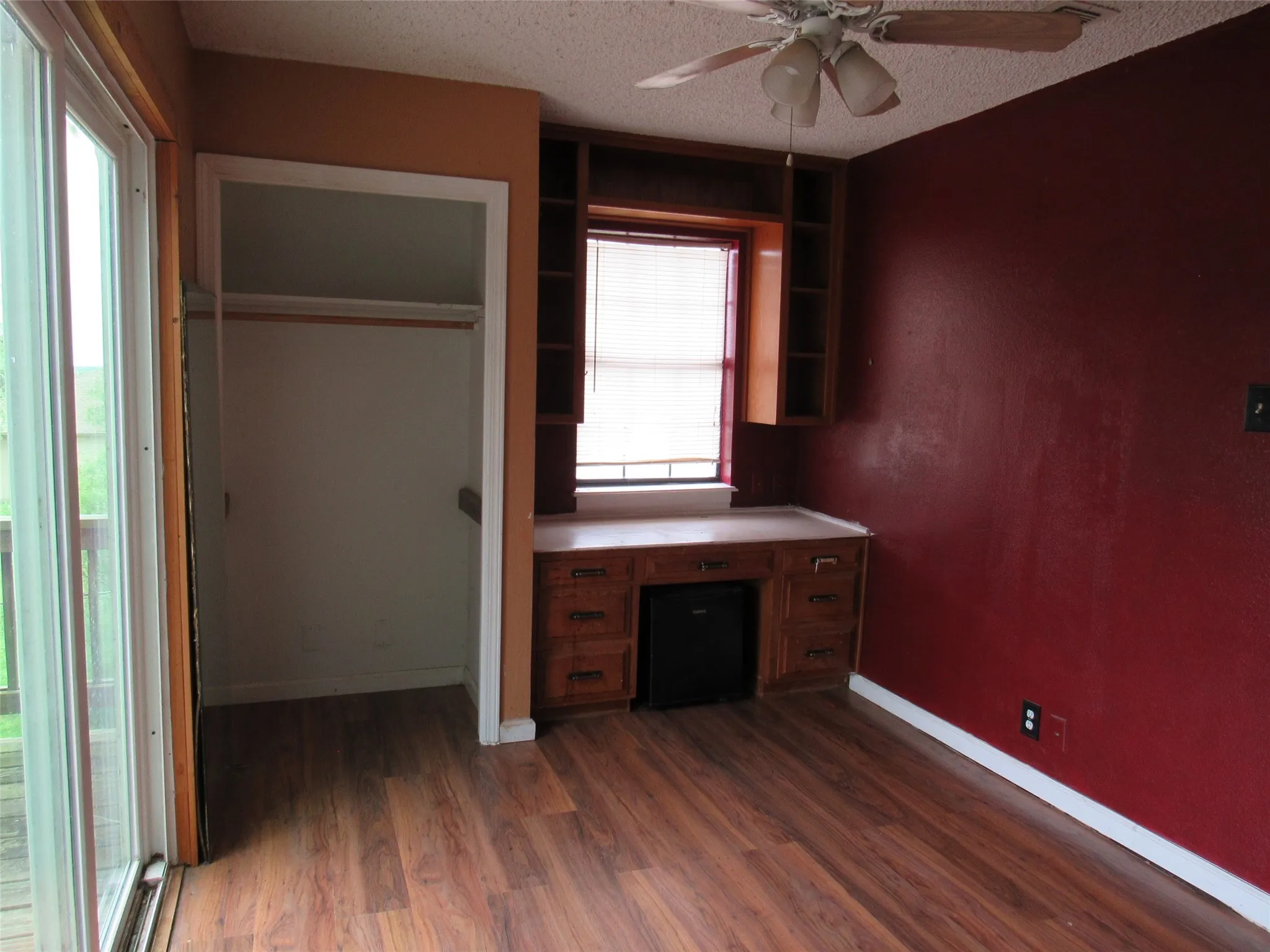 Single Family Residence For Sale in Hill County , 138 Private Road 227, Whitney, Texas 76692, 2 Bedrooms, 2 Bathrooms, Garage spaces, 1,278 Sqft, built in 1985, Price $144,000, mls#21277243, Real Estate Agent in Whitney, Homes For Sale in Hill county, Homes For Sale in Whitney, Realtor in Whitney Texas, Real Estate Brokerage Independent Realty Texas, Luminita Cordes Realtor