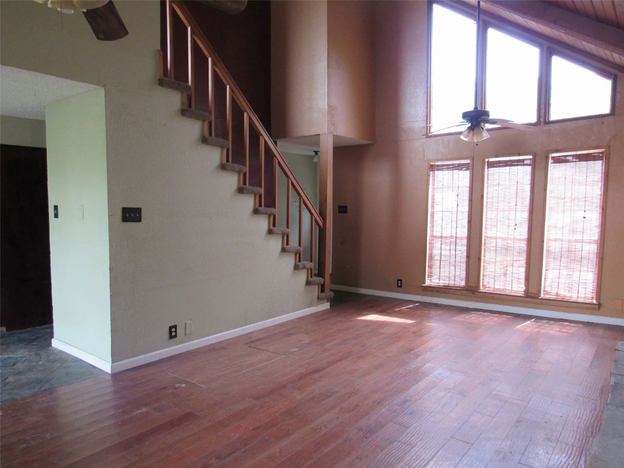 Single Family Residence For Sale in Hill County , 138 Private Road 227, Whitney, Texas 76692, 2 Bedrooms, 2 Bathrooms, Garage spaces, 1,278 Sqft, built in 1985, Price $144,000, mls#21277243, Real Estate Agent in Whitney, Homes For Sale in Hill county, Homes For Sale in Whitney, Realtor in Whitney Texas, Real Estate Brokerage Independent Realty Texas, Luminita Cordes Realtor