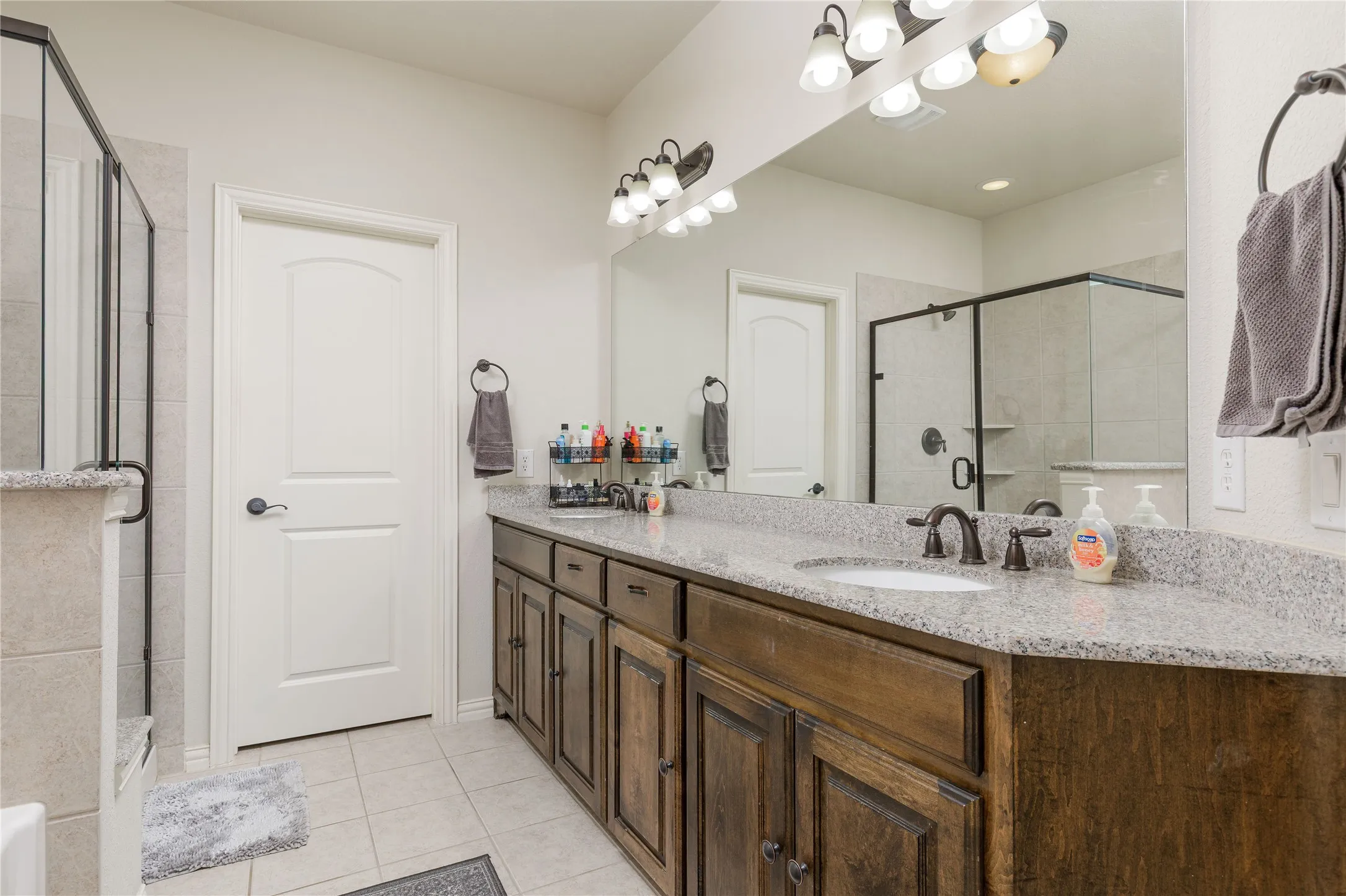 Townhouse For Sale in Dallas County , 632 S Greenville Avenue, Richardson, Texas 75081, 3 Bedroom, 3 Bathroom, 2 Garage spaces, 1,956 Sqft, built in 2012, mls#21277393, Real Estate Agent in Richardson, Homes For Sale in Dallas county, Homes For Sale in Richardson, Realtor in Richardson Texas, Real Estate Brokerage Independent Realty Texas, Luminita Cordes Realtor