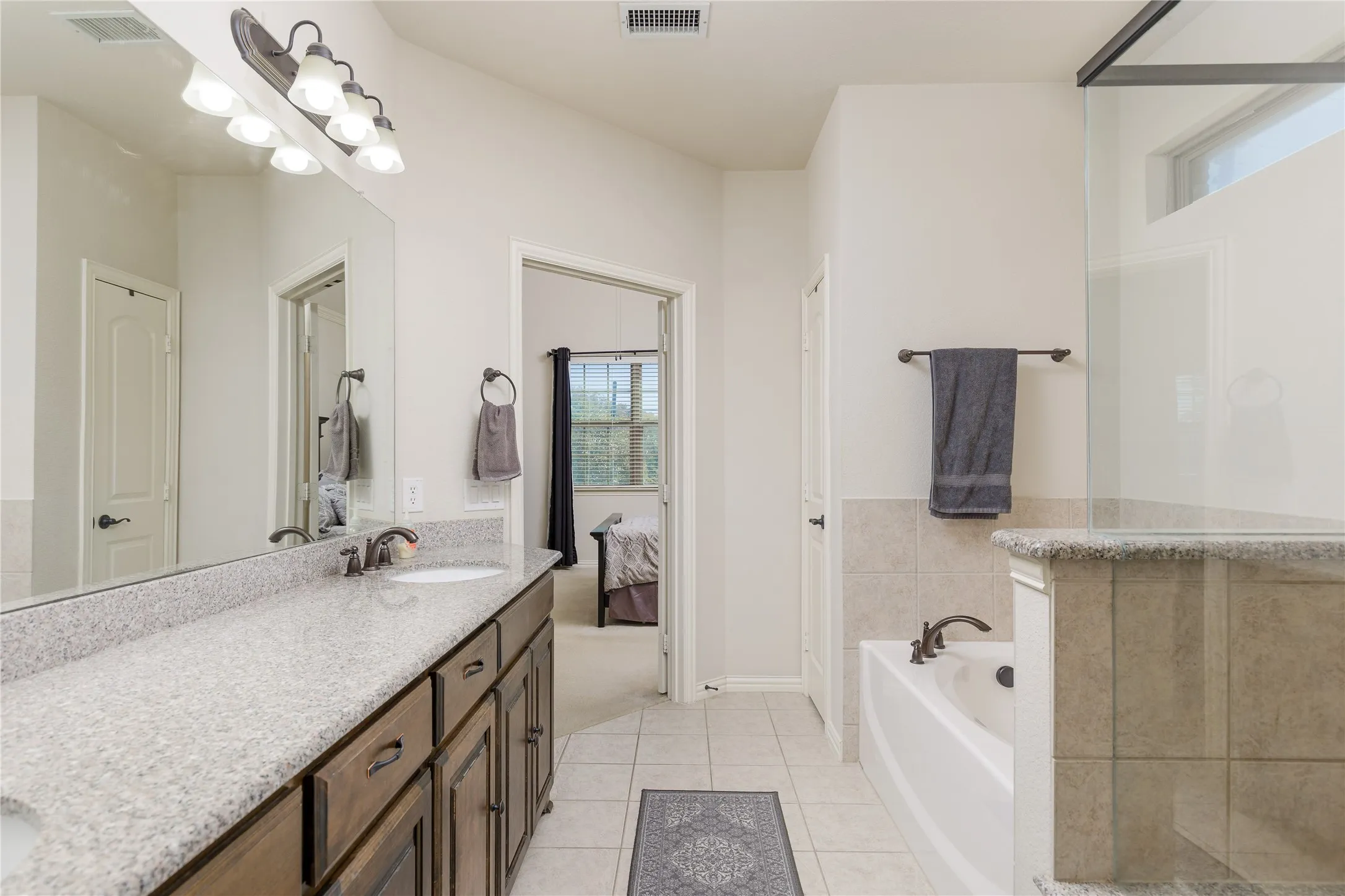 Townhouse For Sale in Dallas County , 632 S Greenville Avenue, Richardson, Texas 75081, 3 Bedroom, 3 Bathroom, 2 Garage spaces, 1,956 Sqft, built in 2012, mls#21277393, Real Estate Agent in Richardson, Homes For Sale in Dallas county, Homes For Sale in Richardson, Realtor in Richardson Texas, Real Estate Brokerage Independent Realty Texas, Luminita Cordes Realtor