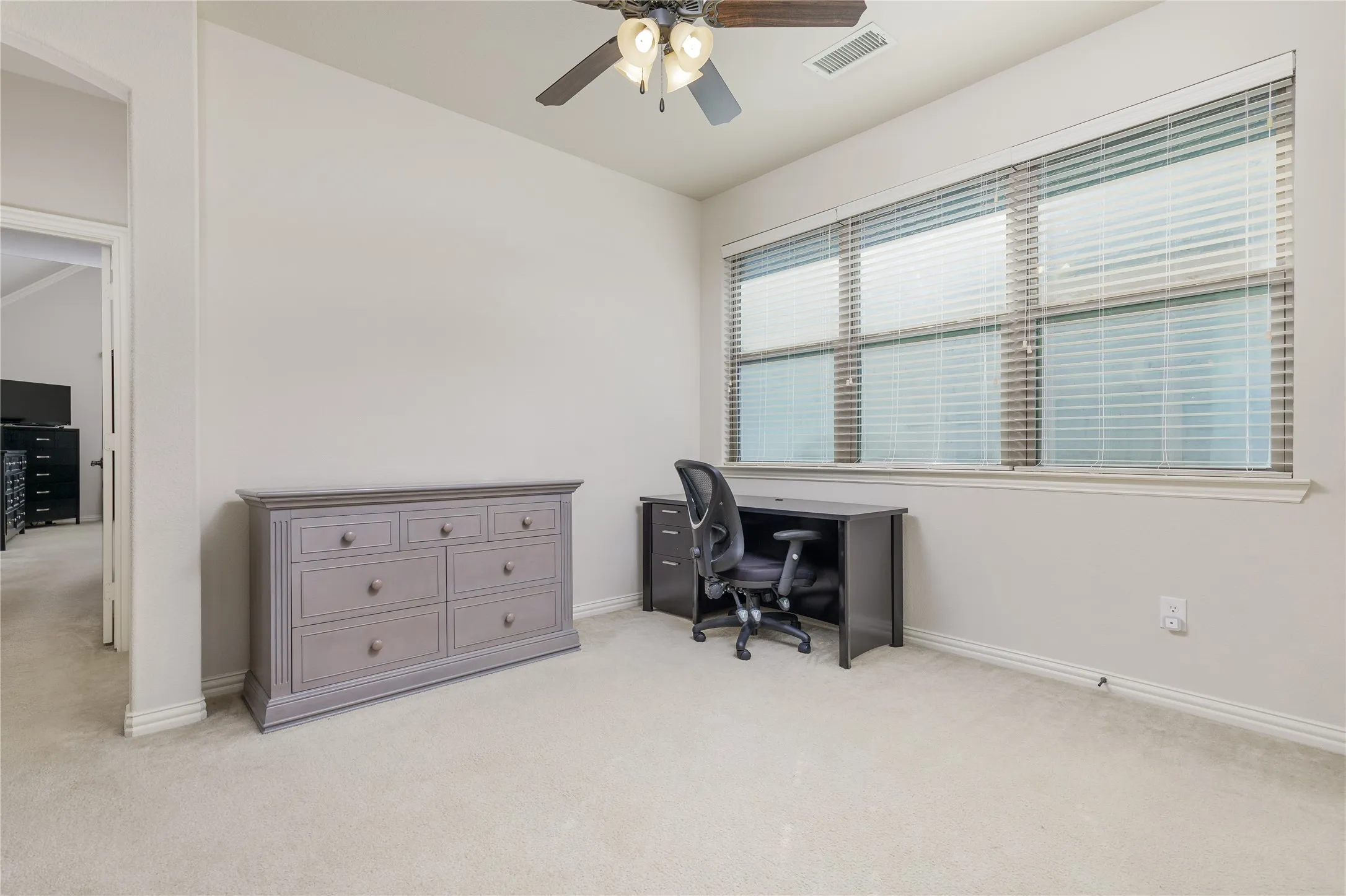 Townhouse For Sale in Dallas County , 632 S Greenville Avenue, Richardson, Texas 75081, 3 Bedroom, 3 Bathroom, 2 Garage spaces, 1,956 Sqft, built in 2012, mls#21277393, Real Estate Agent in Richardson, Homes For Sale in Dallas county, Homes For Sale in Richardson, Realtor in Richardson Texas, Real Estate Brokerage Independent Realty Texas, Luminita Cordes Realtor