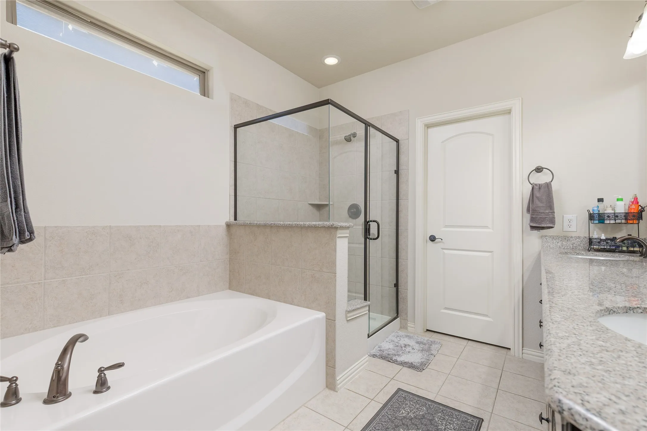 Townhouse For Sale in Dallas County , 632 S Greenville Avenue, Richardson, Texas 75081, 3 Bedroom, 3 Bathroom, 2 Garage spaces, 1,956 Sqft, built in 2012, mls#21277393, Real Estate Agent in Richardson, Homes For Sale in Dallas county, Homes For Sale in Richardson, Realtor in Richardson Texas, Real Estate Brokerage Independent Realty Texas, Luminita Cordes Realtor