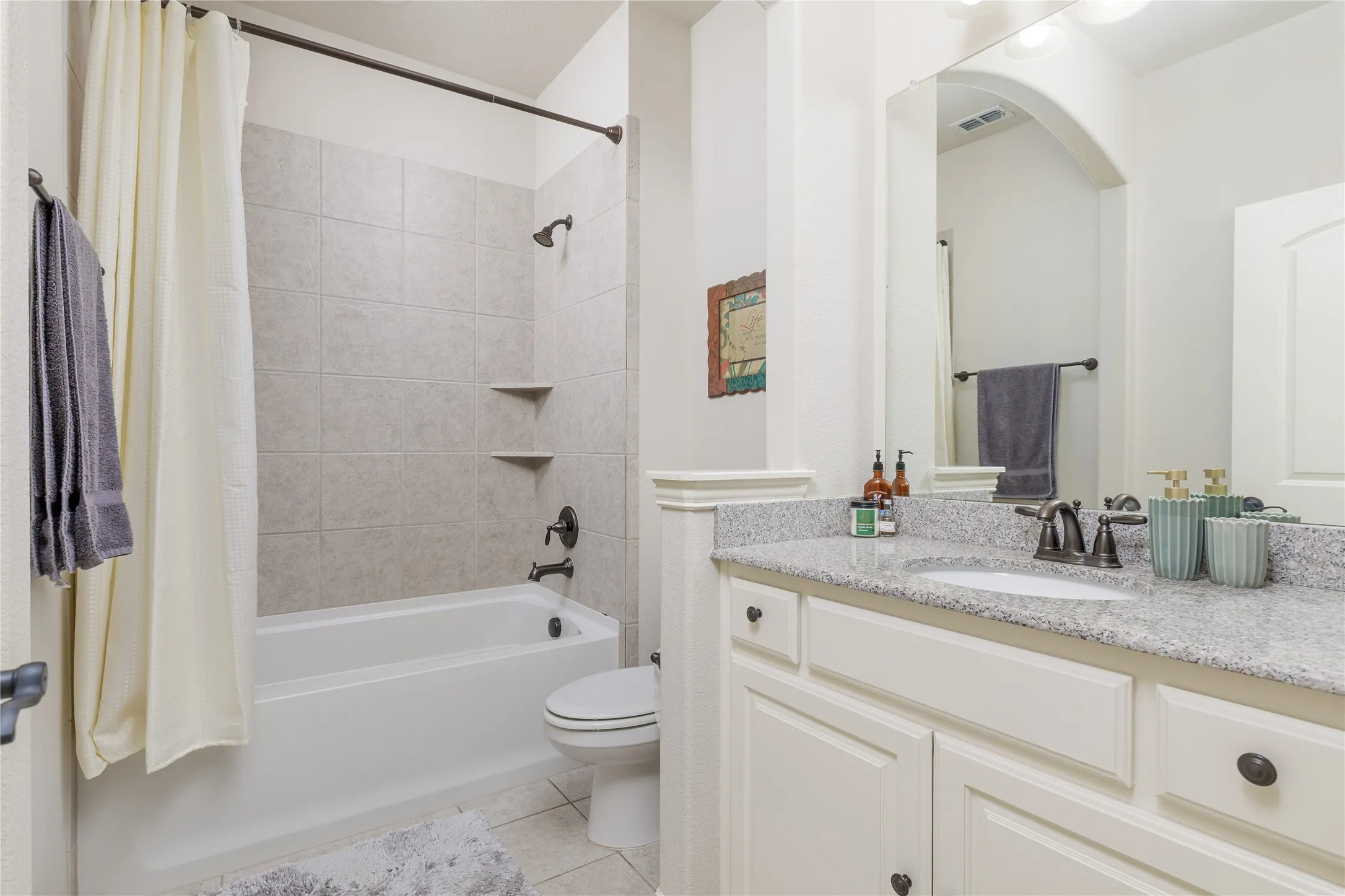 Townhouse For Sale in Dallas County , 632 S Greenville Avenue, Richardson, Texas 75081, 3 Bedroom, 3 Bathroom, 2 Garage spaces, 1,956 Sqft, built in 2012, mls#21277393, Real Estate Agent in Richardson, Homes For Sale in Dallas county, Homes For Sale in Richardson, Realtor in Richardson Texas, Real Estate Brokerage Independent Realty Texas, Luminita Cordes Realtor